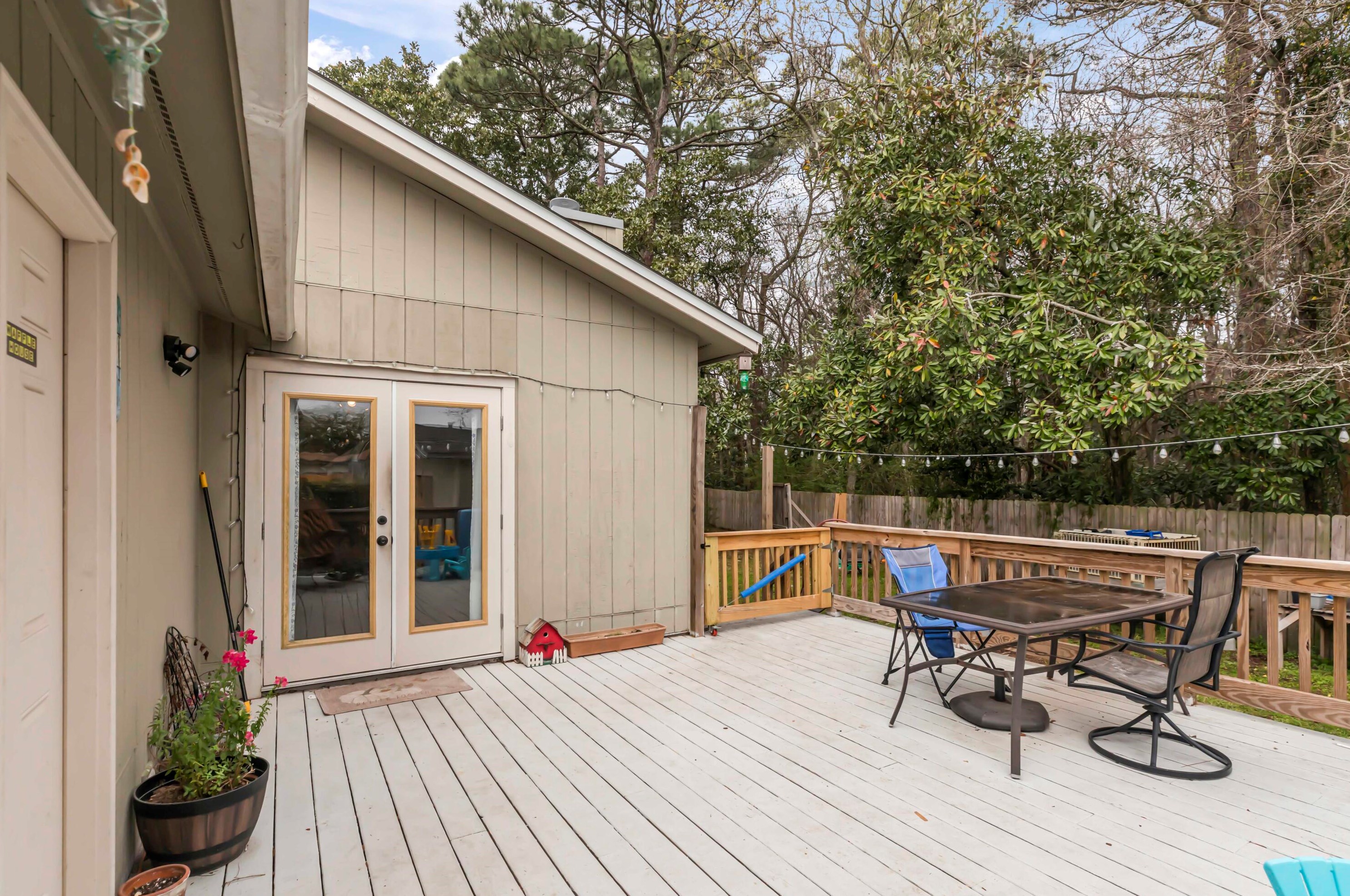 231 Seville Cir, Mary Esther FL  32569-1472 exterior