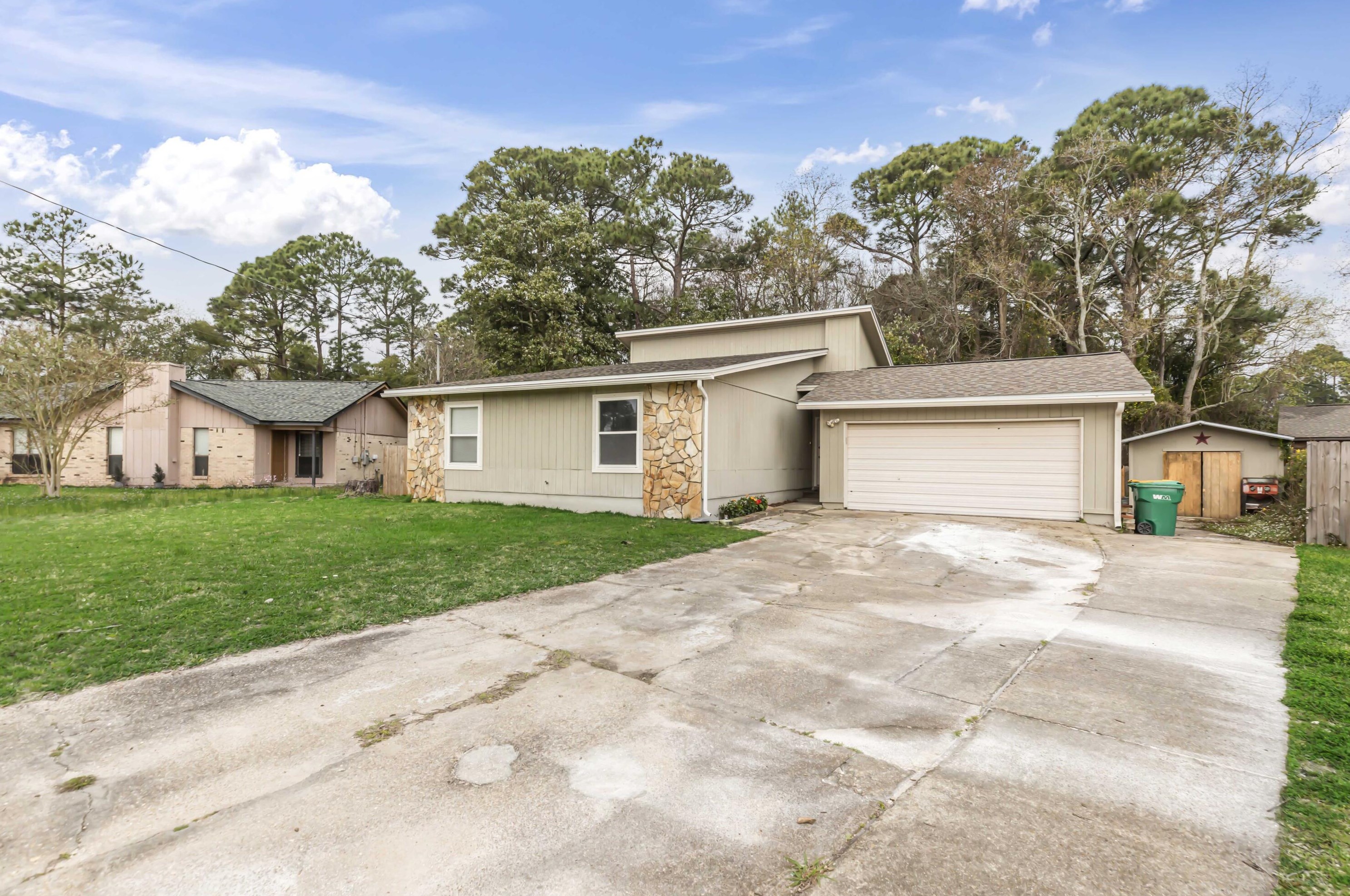 231 Seville Cir, Mary Esther FL  32569-1472 exterior