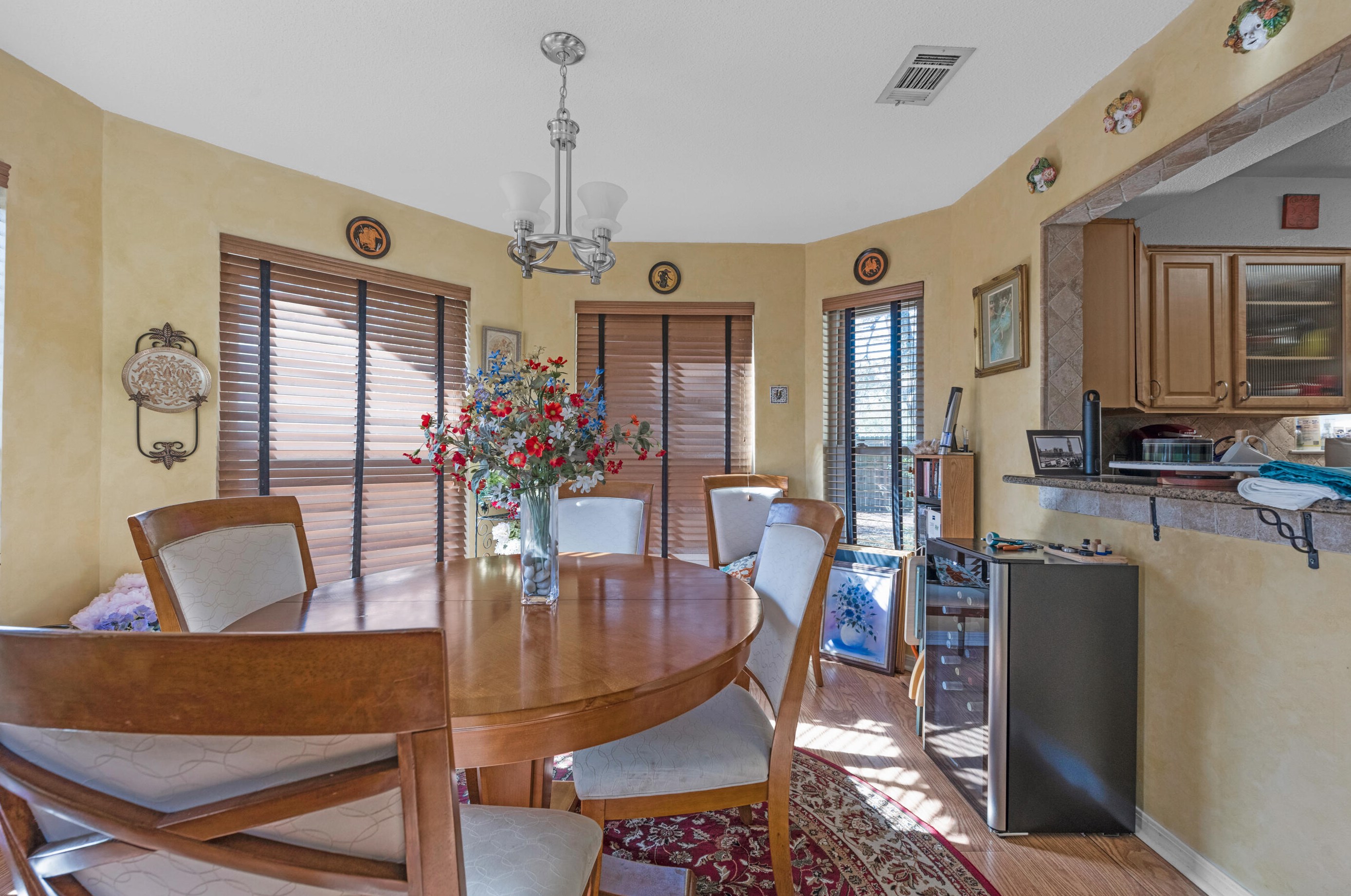 2 Shamrock Dr, Mary Esther FL  32569-1869 exterior