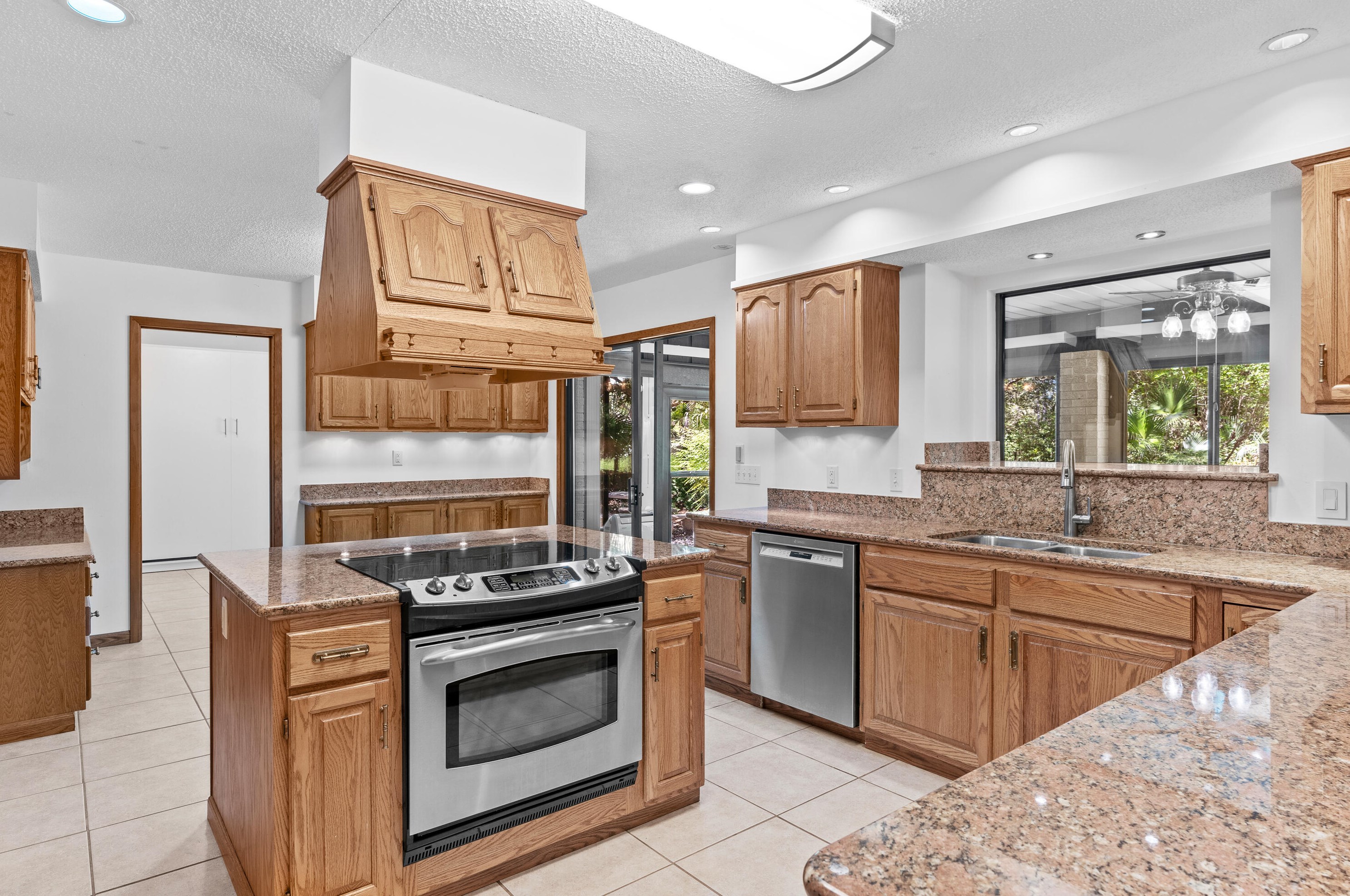 214 Wava Ave, Niceville FL  32578-1718 exterior