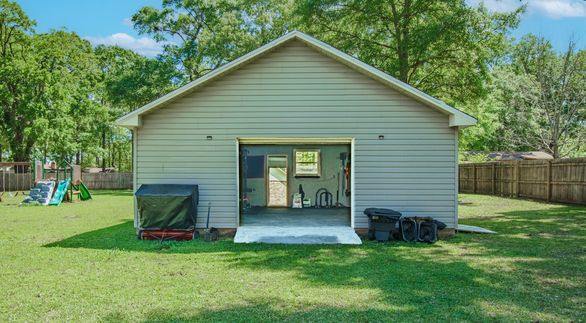 6039 Blueberry Ln, Crestview FL  32536-9071 exterior