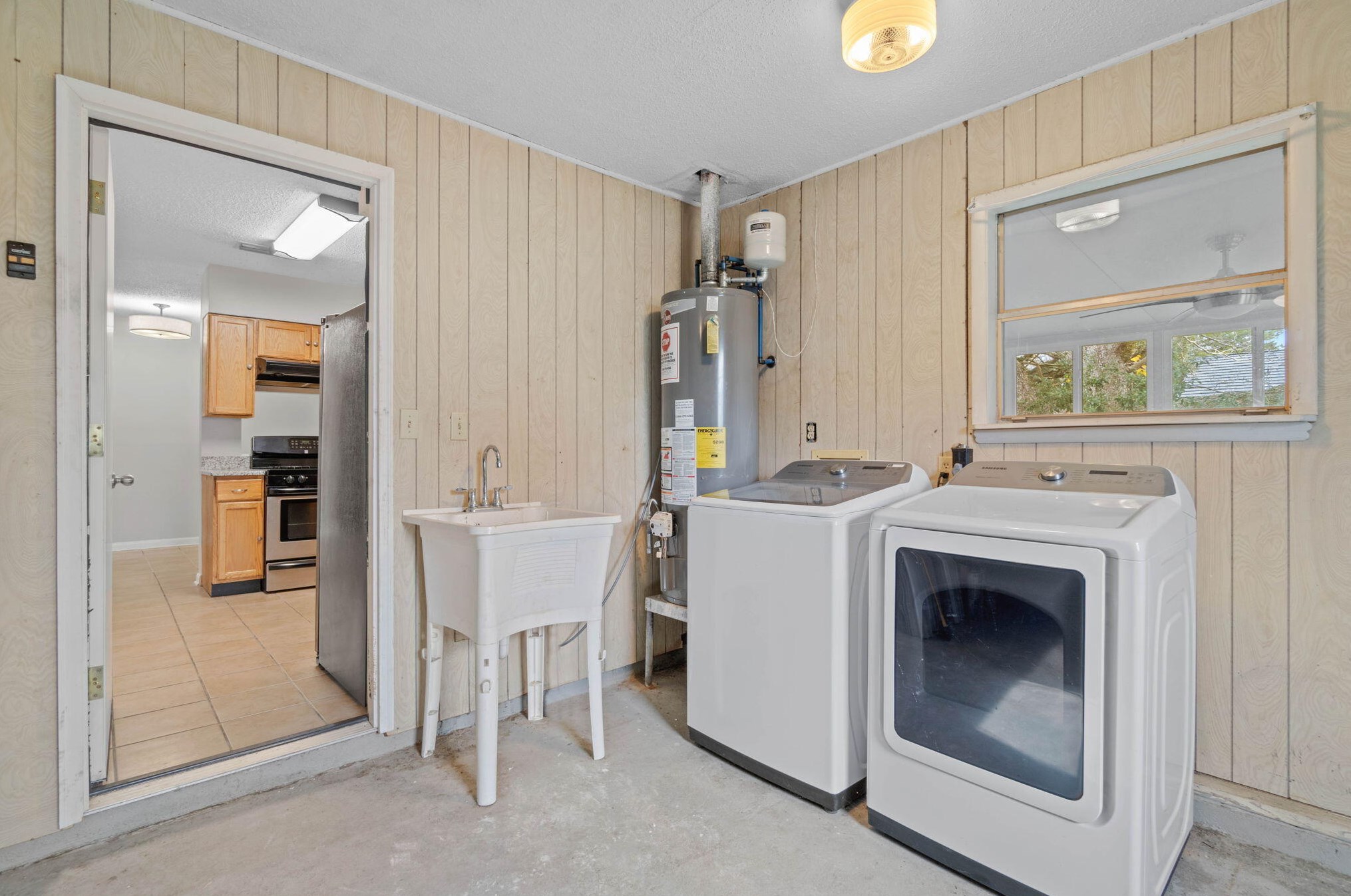 212 Squirrel Hvn Rd, Mary Esther FL  32569-2253 exterior
