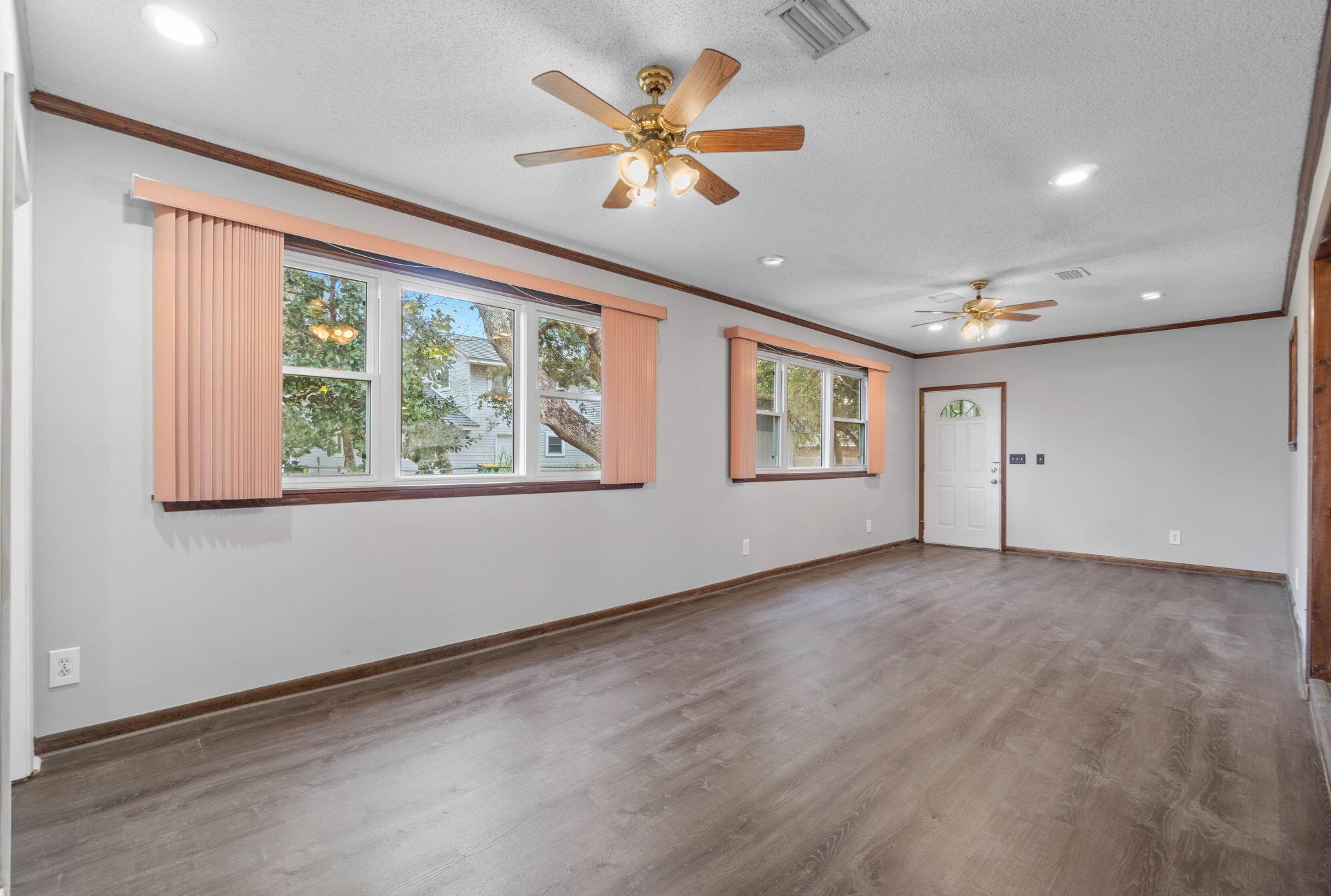 212 Squirrel Hvn Rd, Mary Esther FL  32569-2253 exterior