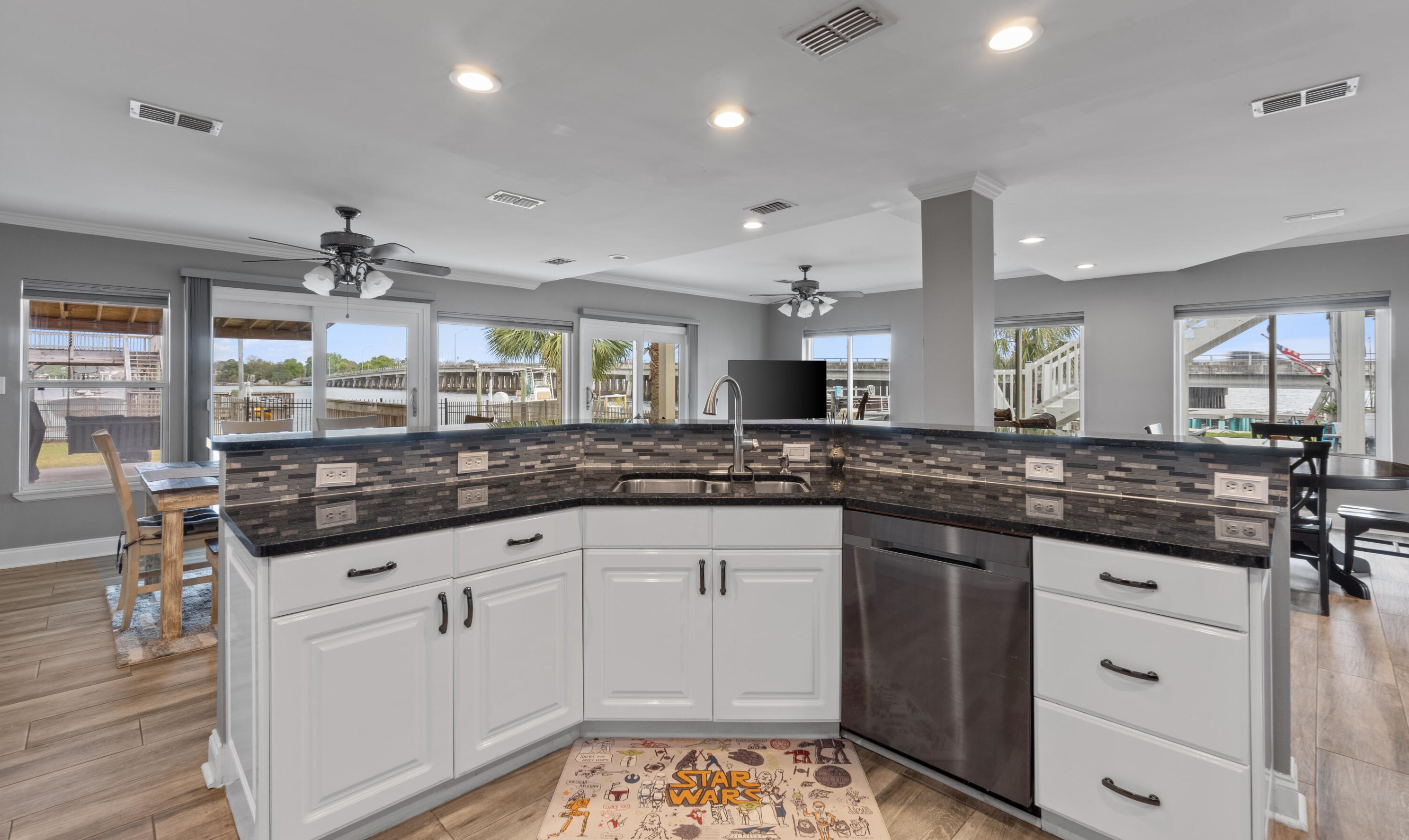 907 Lighthouse Rd, Fort Walton Beach FL  32547-3914 exterior