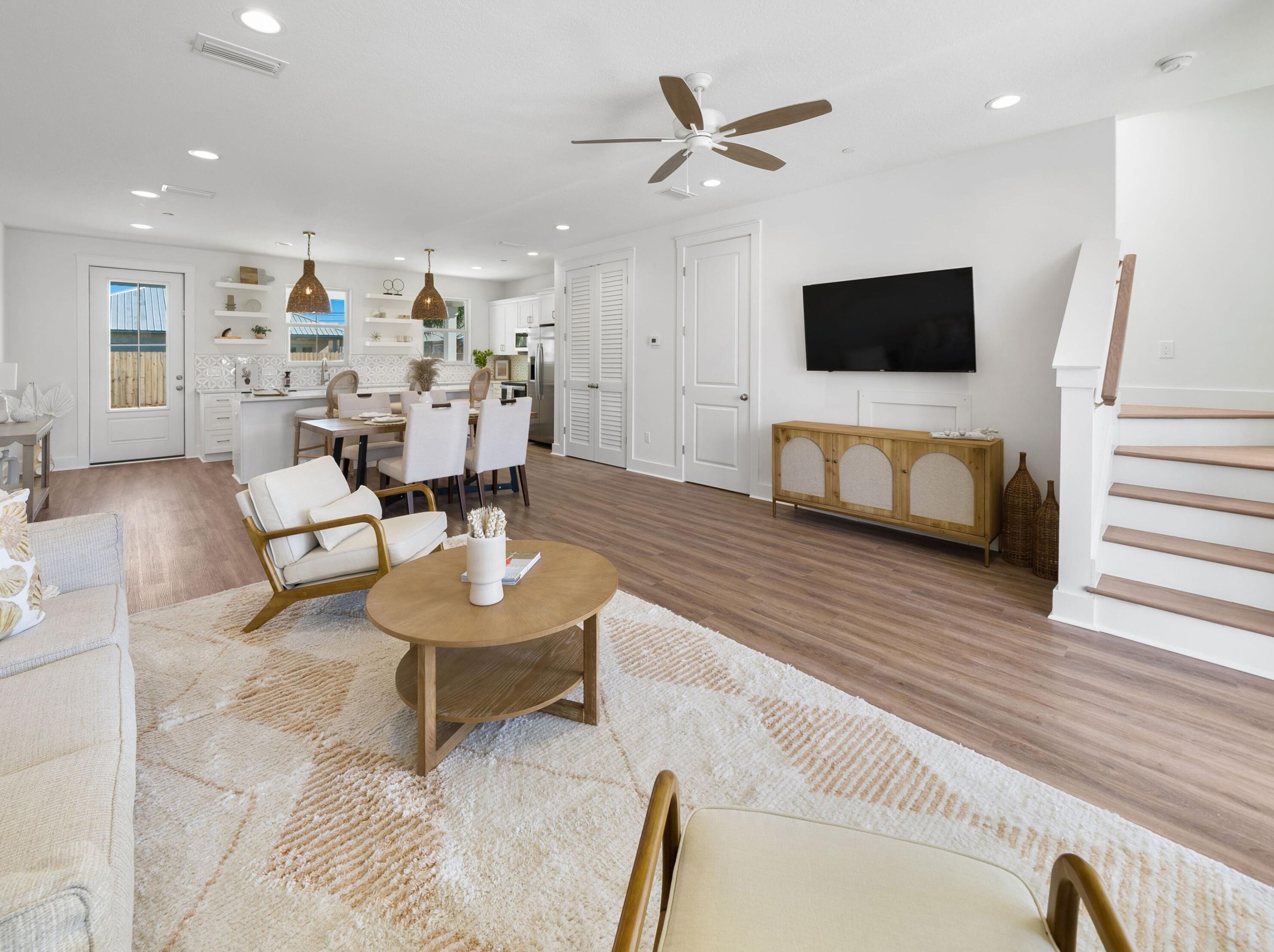 5300 Thomas Dr, Panama City FL 32408-6125 exterior