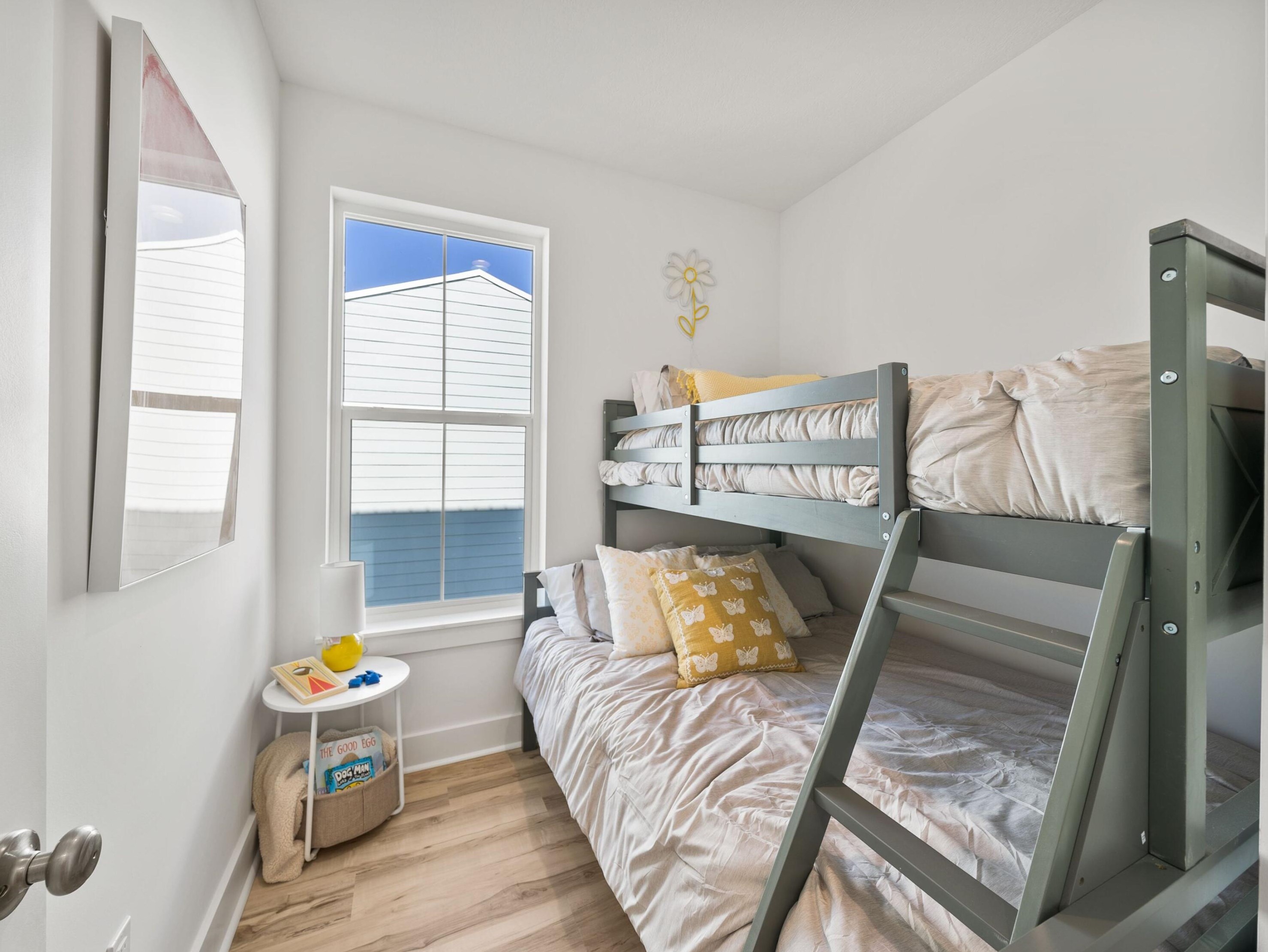 5300 Thomas Dr, Panama City FL 32408-6125 exterior