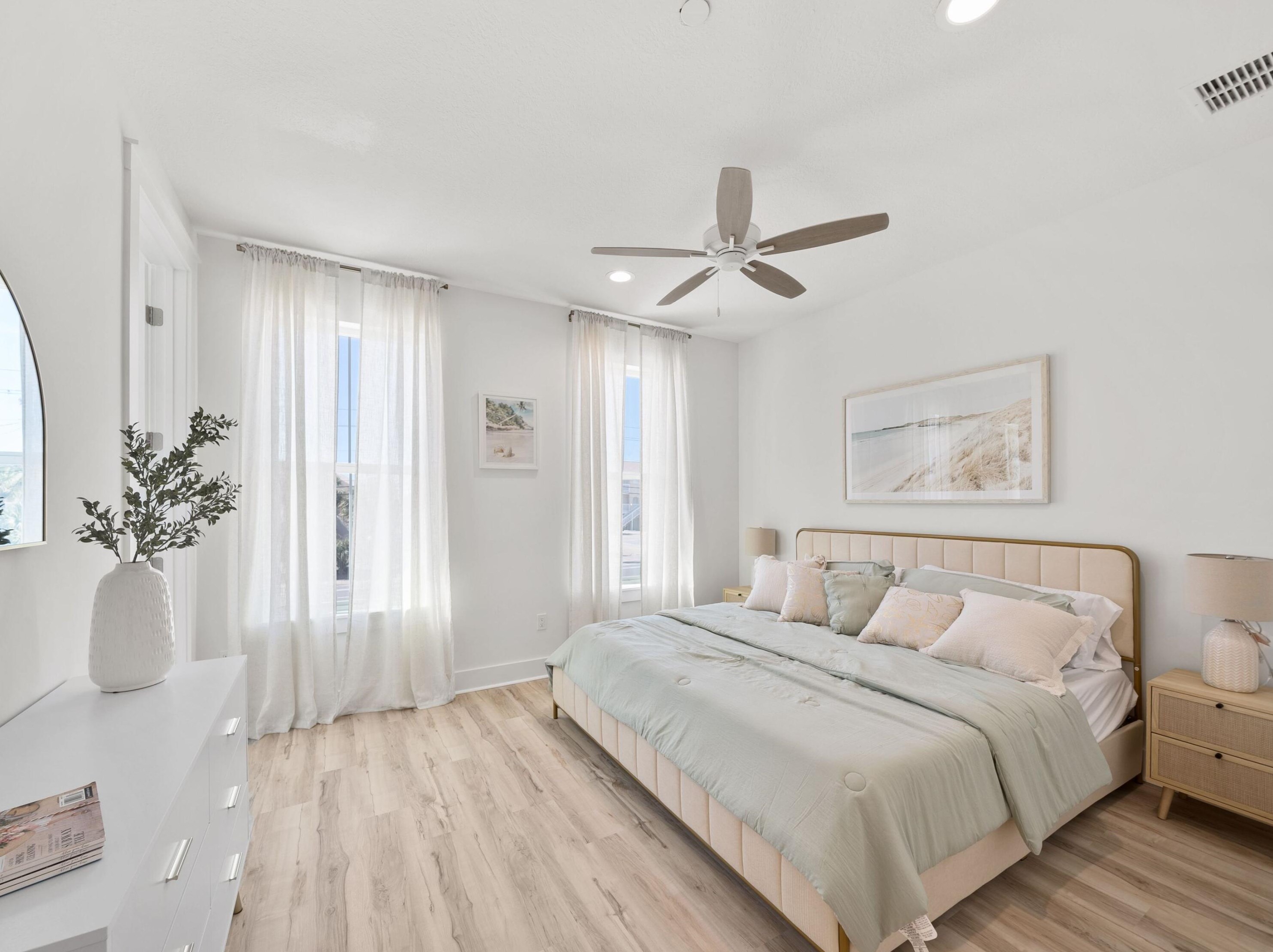 5300 Thomas Dr, Panama City FL 32408-6125 exterior