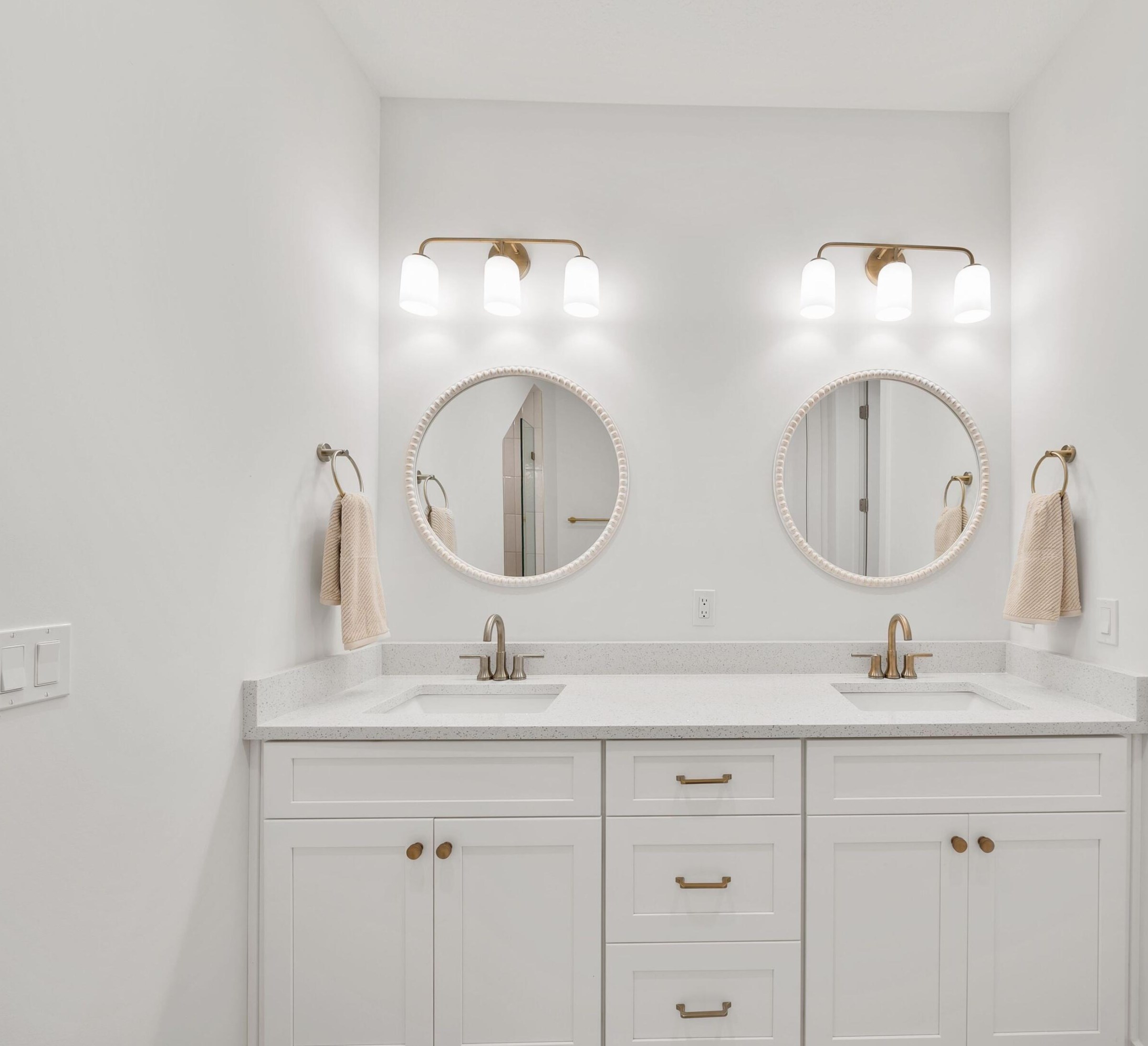 5300 Thomas Dr, Panama City FL 32408-6125 exterior