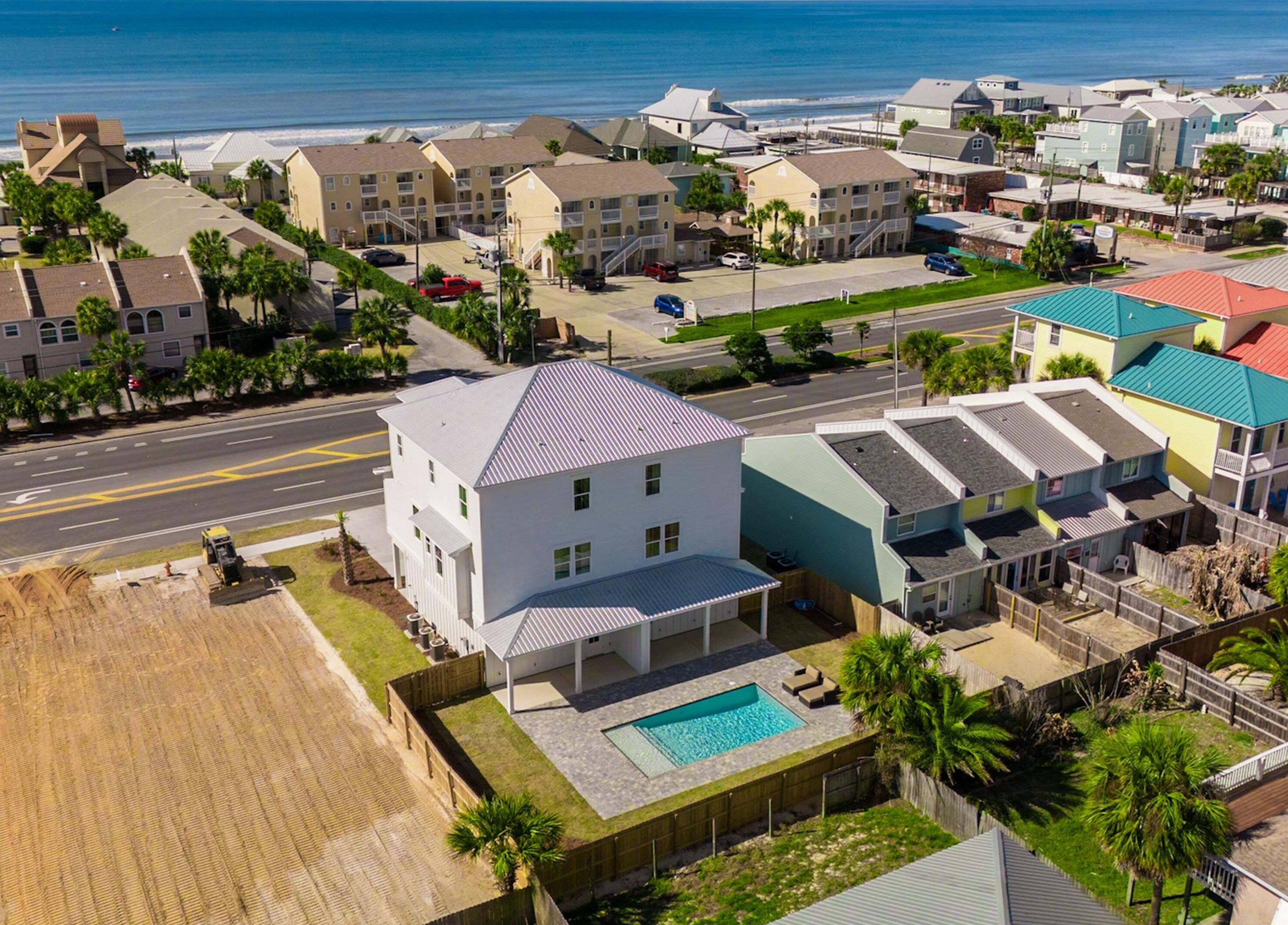 5300 Thomas Dr, Panama City FL 32408-6125 exterior