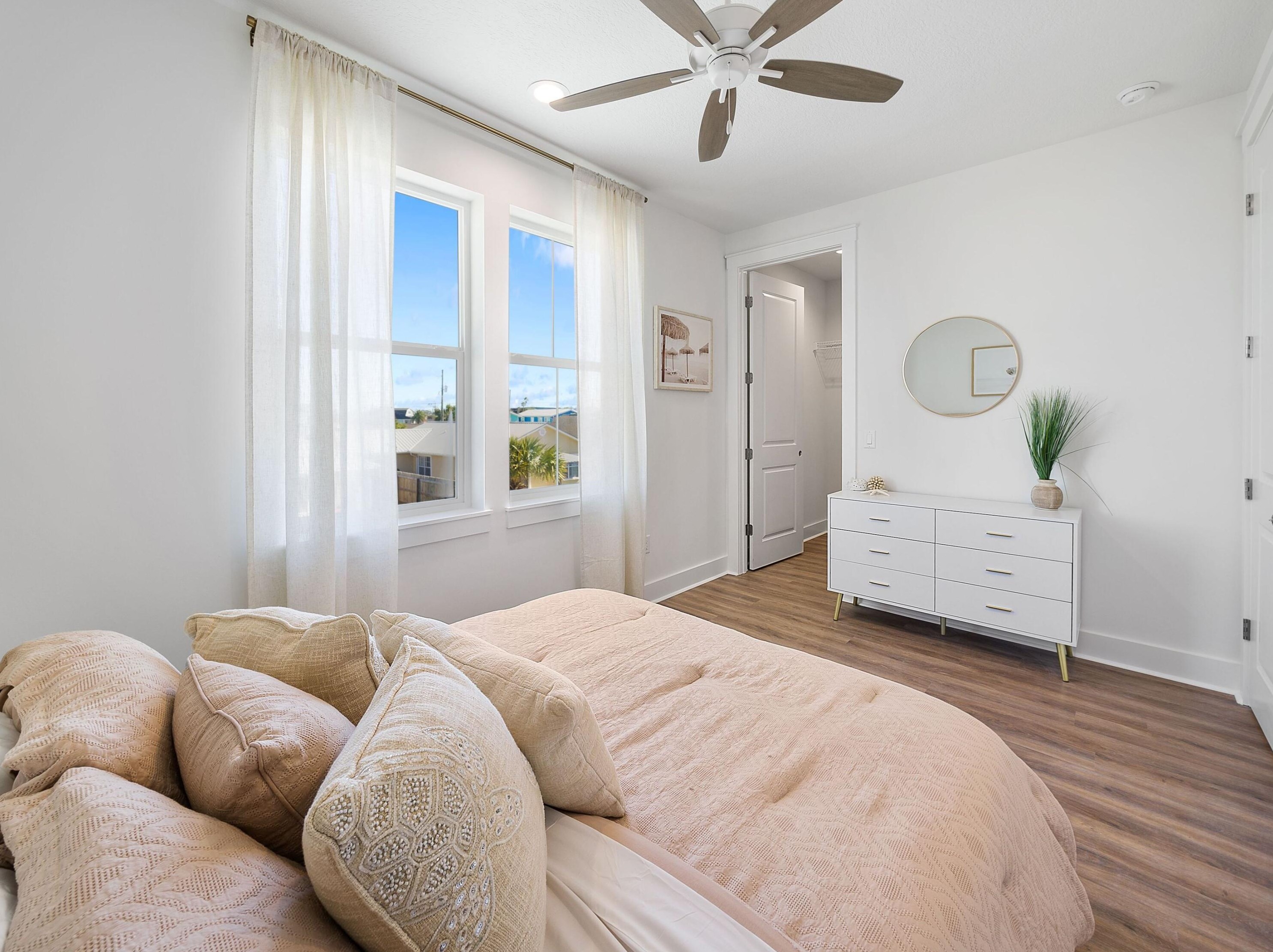 5300 Thomas Dr, Panama City FL 32408-6125 exterior