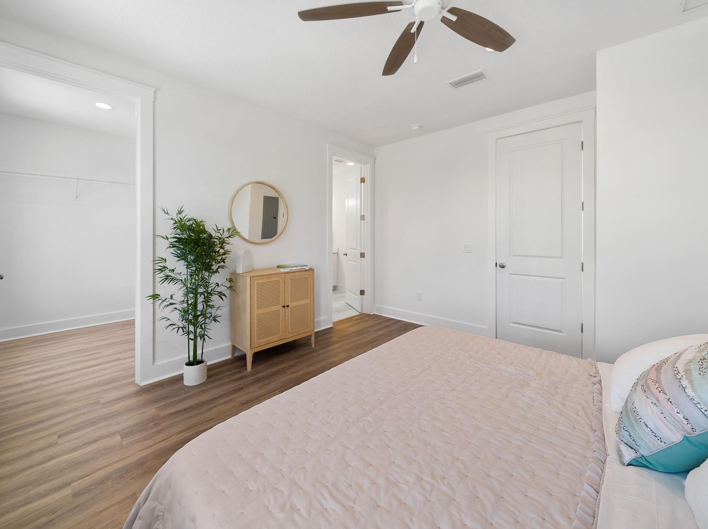 5300 Thomas Dr, Panama City FL 32408-6125 exterior