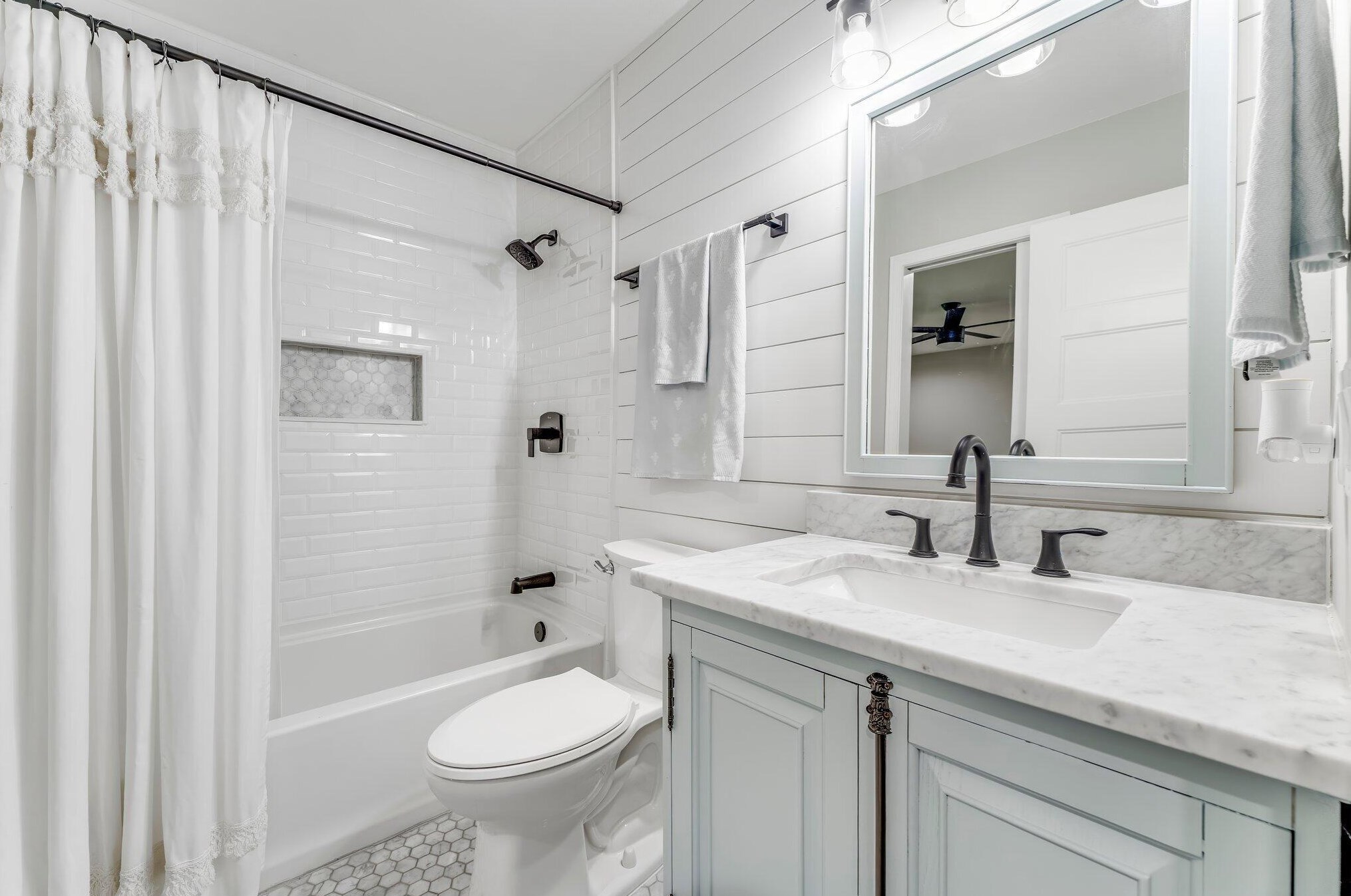 3301 Harbour Pl, Panama City FL 32405-1638 exterior