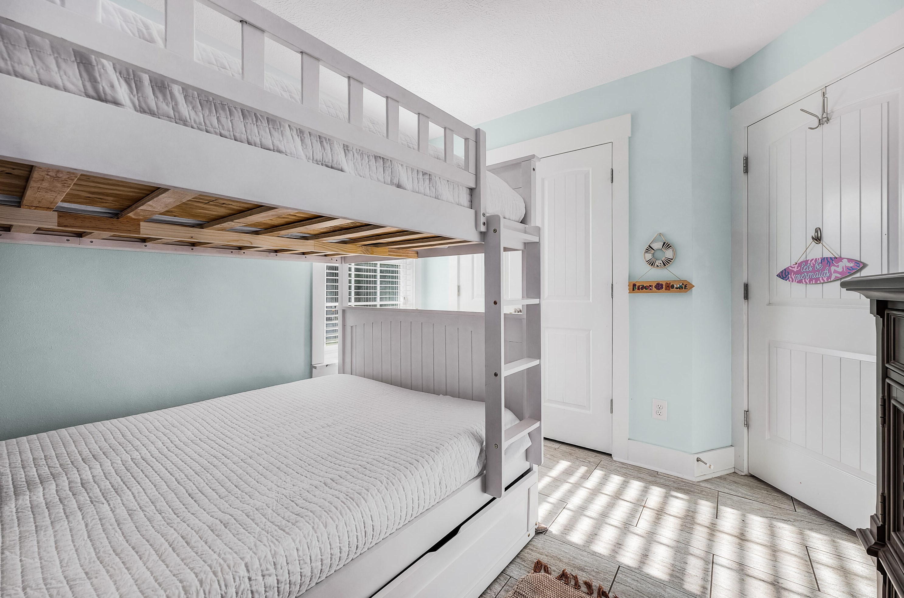 22520 Hilltop Ave, Panama City FL 32408-3605 exterior