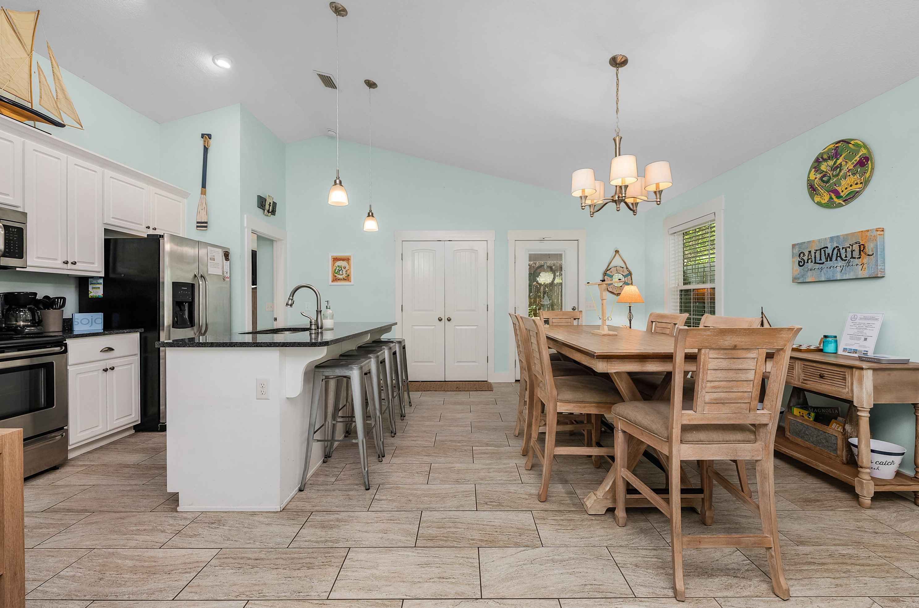 22520 Hilltop Ave, Panama City FL 32408-3605 exterior