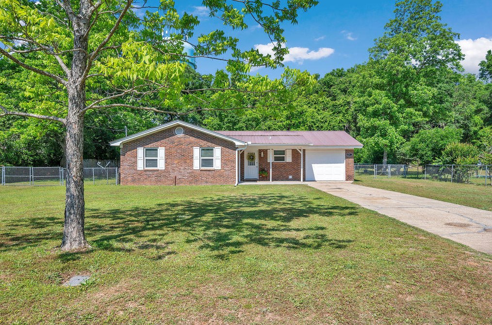 1211 Sunshine Dr, Crestview FL  32539-8901 exterior