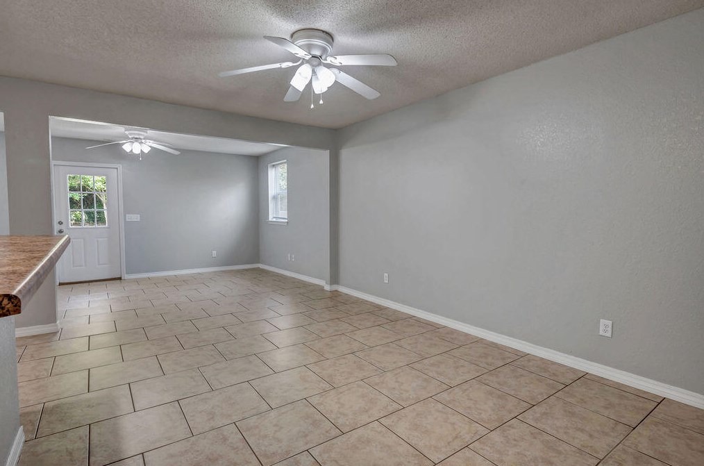 1211 Sunshine Dr, Crestview FL  32539-8901 exterior