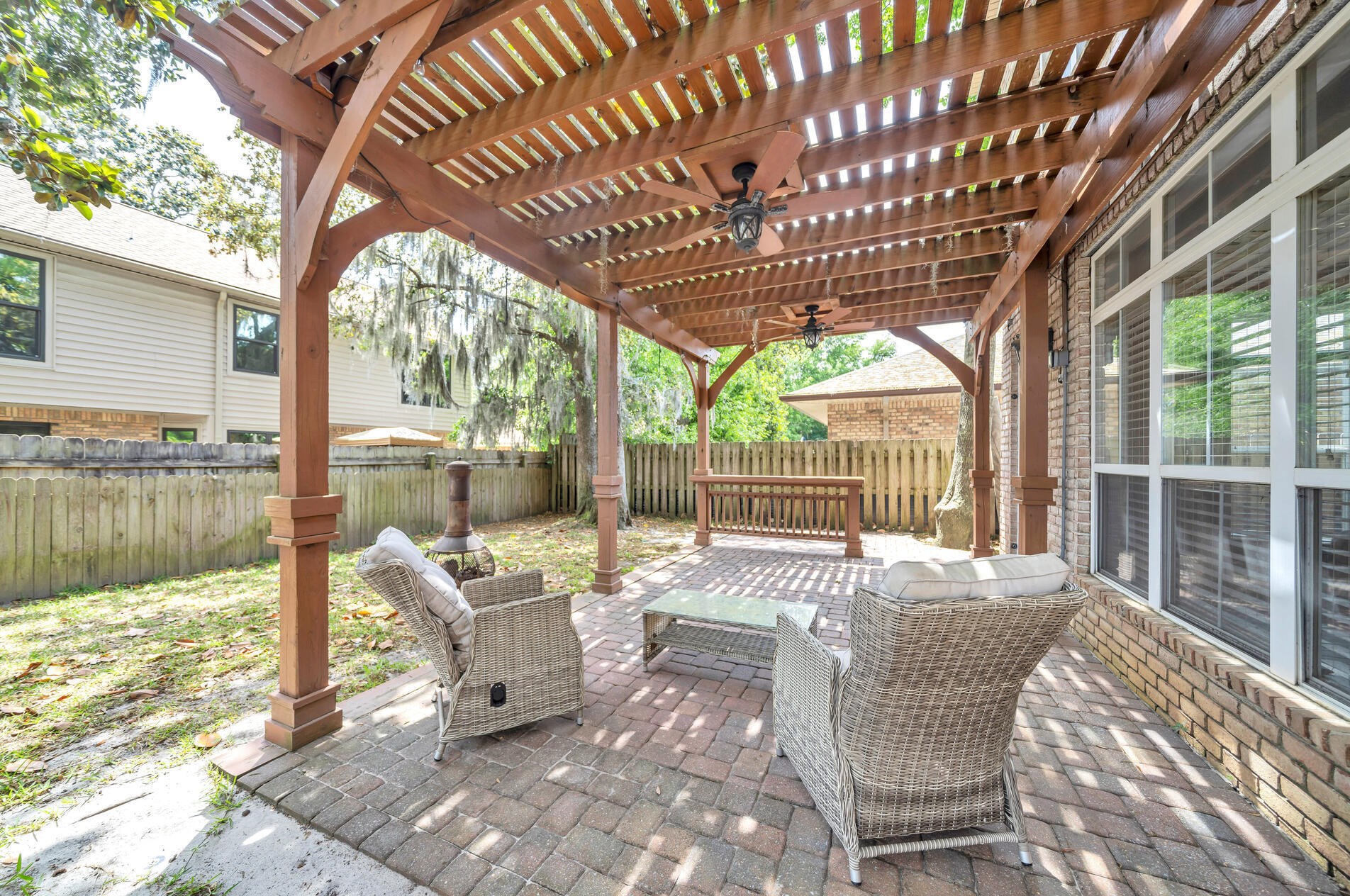 2 Plantation Oaks Dr, Mary Esther FL  32569-2902 exterior