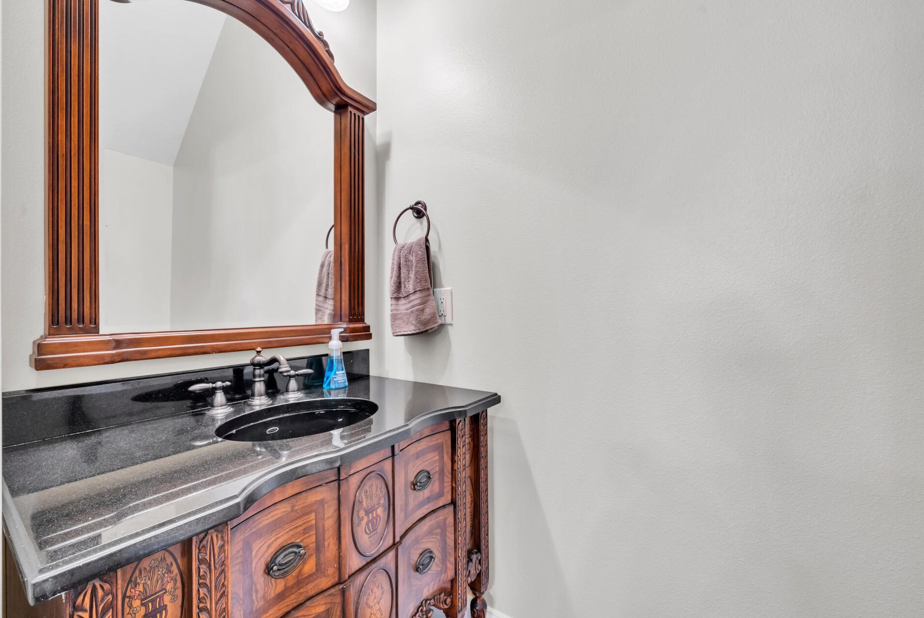 2 Plantation Oaks Dr, Mary Esther FL  32569-2902 exterior