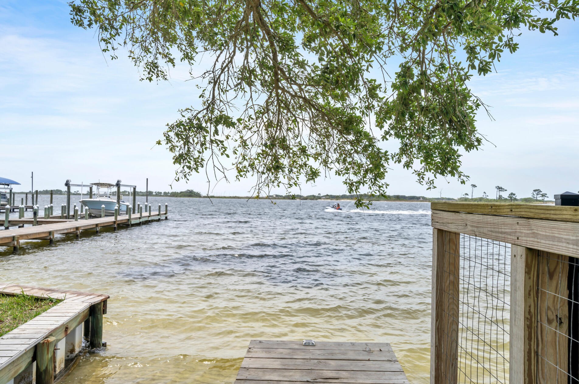 2 Plantation Oaks Dr, Mary Esther FL  32569-2902 exterior