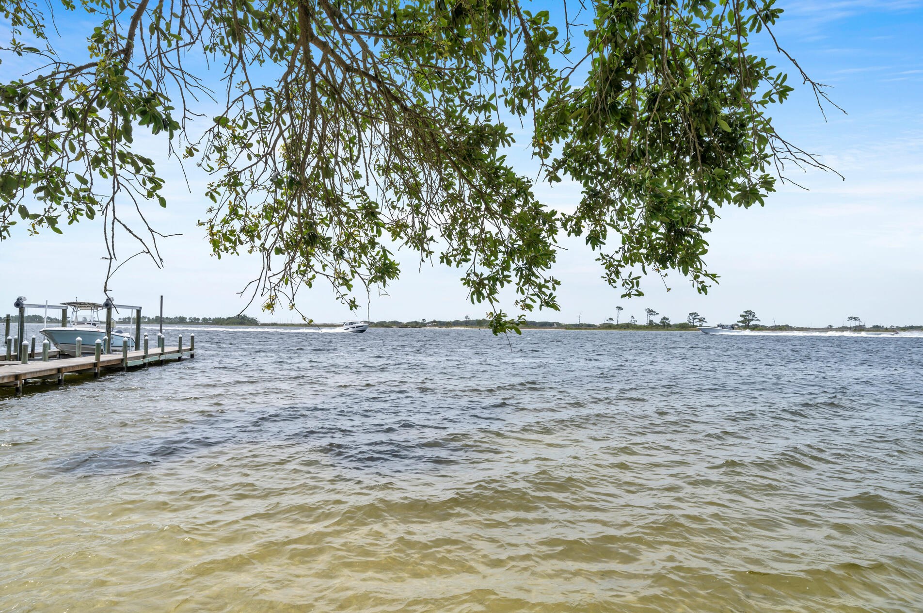 2 Plantation Oaks Dr, Mary Esther FL  32569-2902 exterior