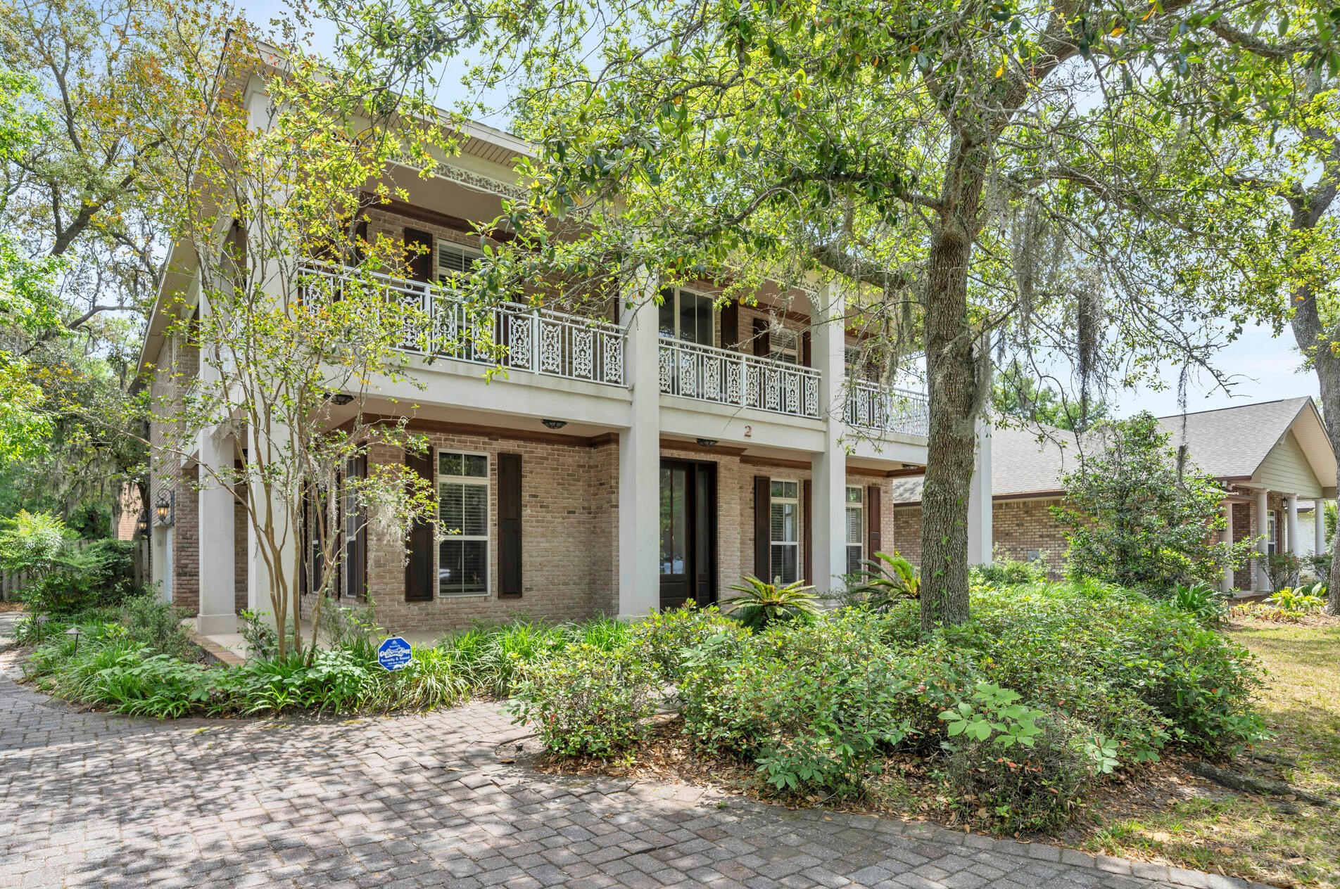 2 Plantation Oaks Dr, Mary Esther FL  32569-2902 exterior