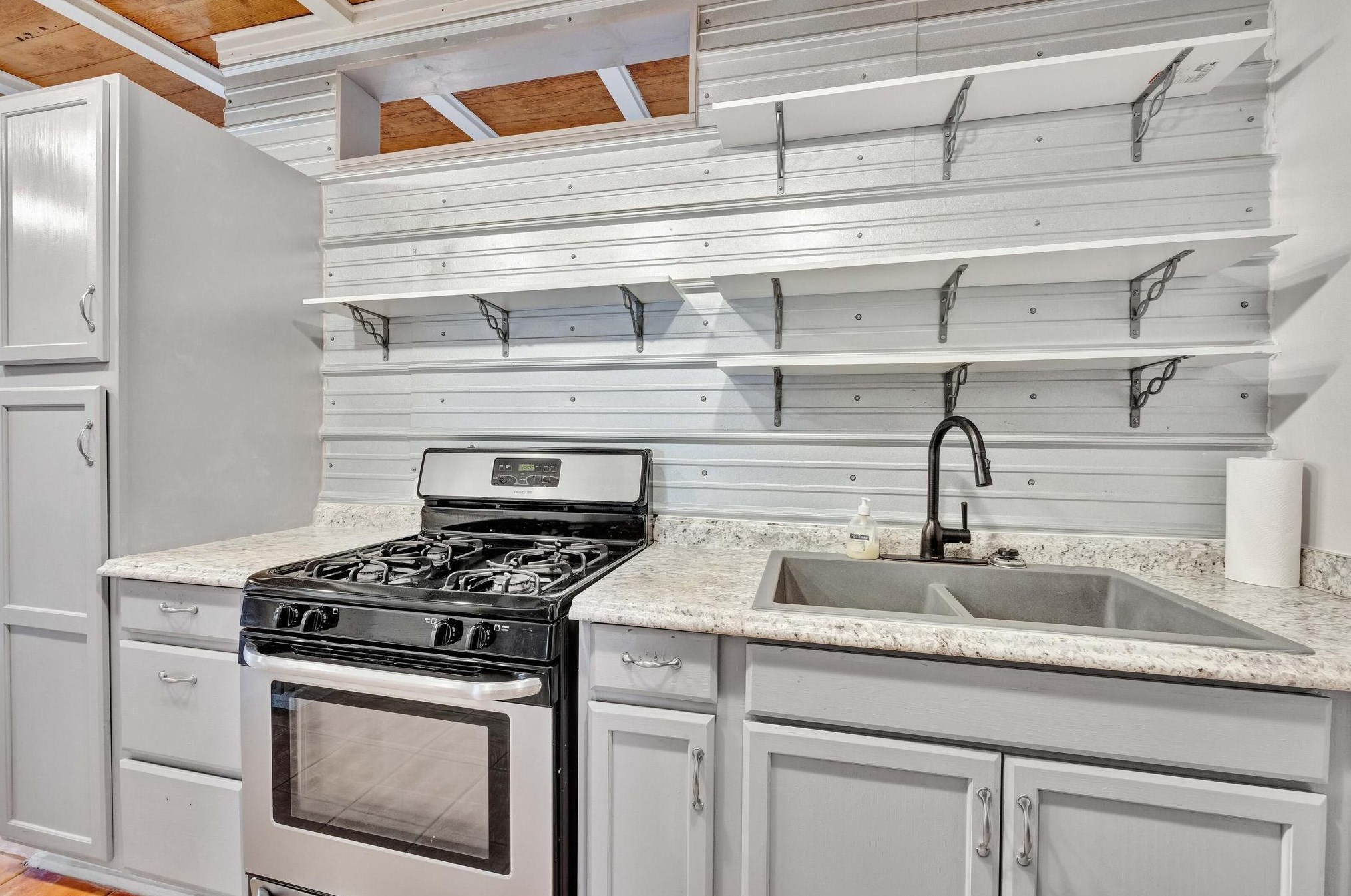 6 Laurie Dr, Fort Walton Beach FL  32548-5113 exterior