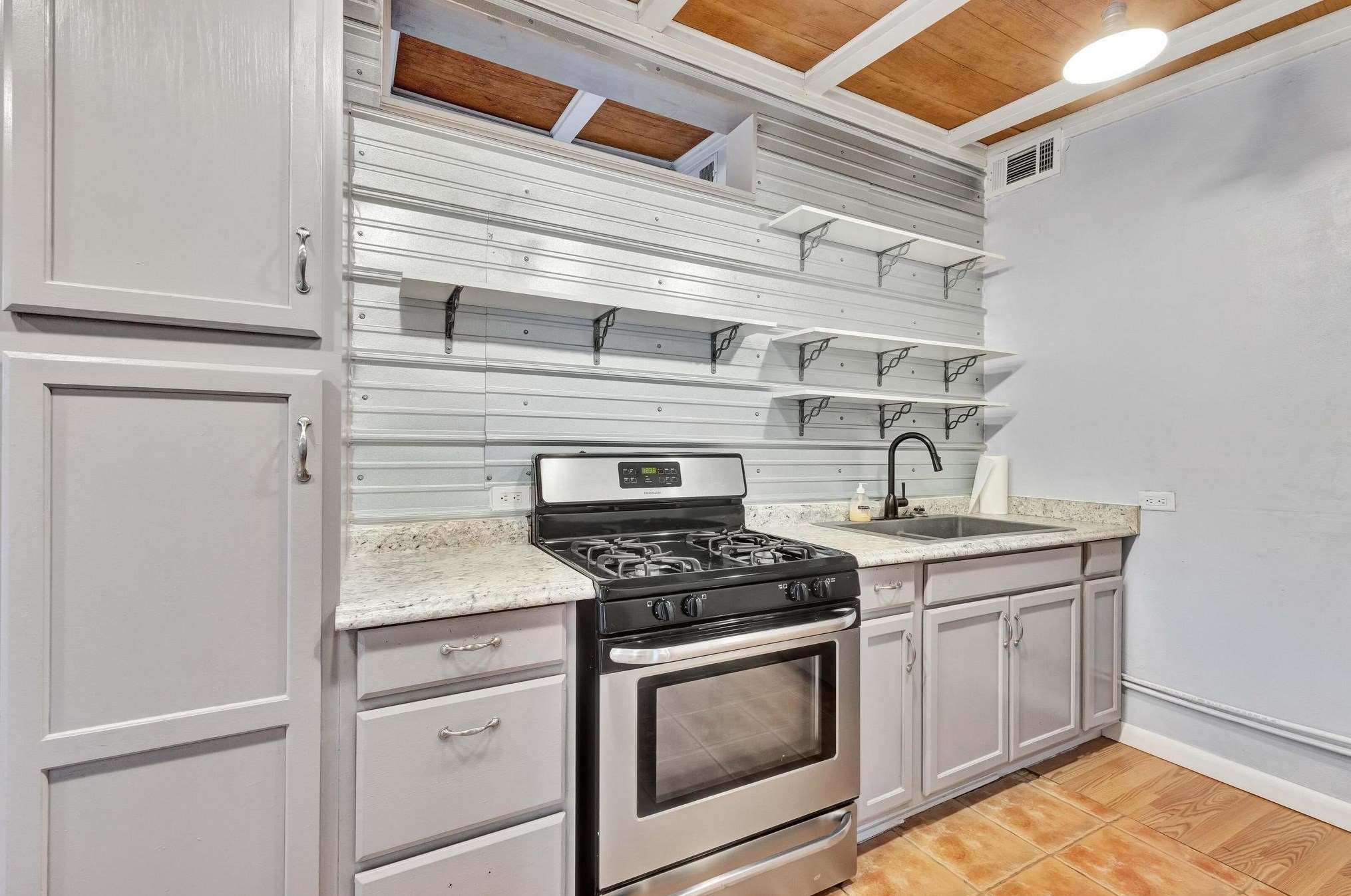 6 Laurie Dr, Fort Walton Beach FL  32548-5113 exterior