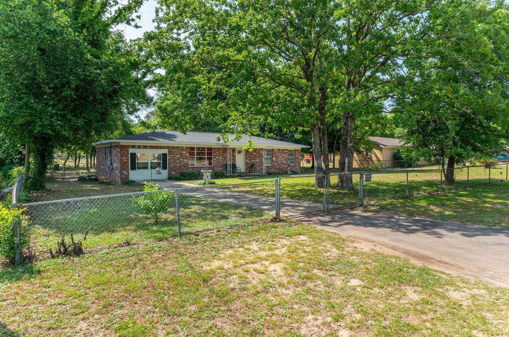 1215 Pinewood Ln, Crestview FL  32539-8509 exterior