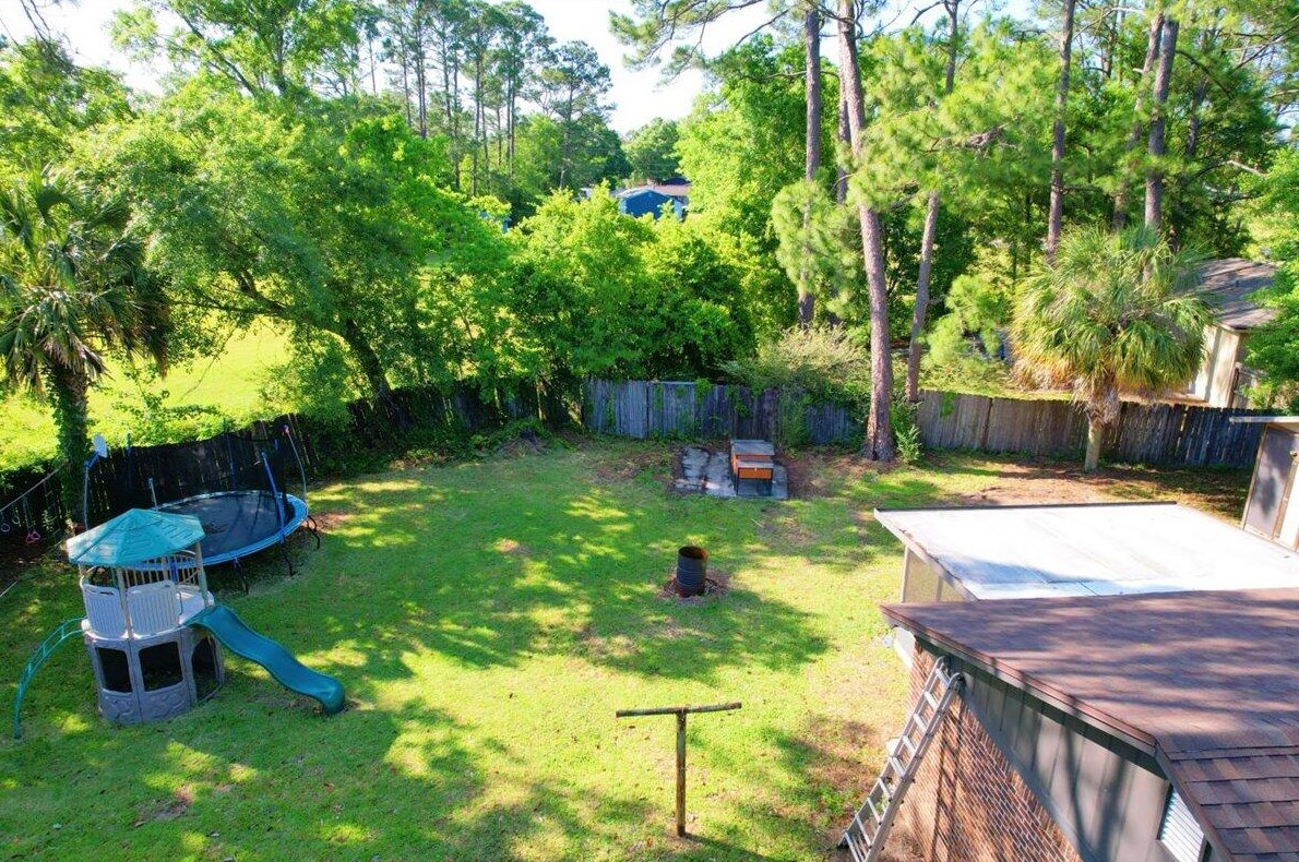 1347 Continental Dr, Pensacola FL 32506-3678 exterior