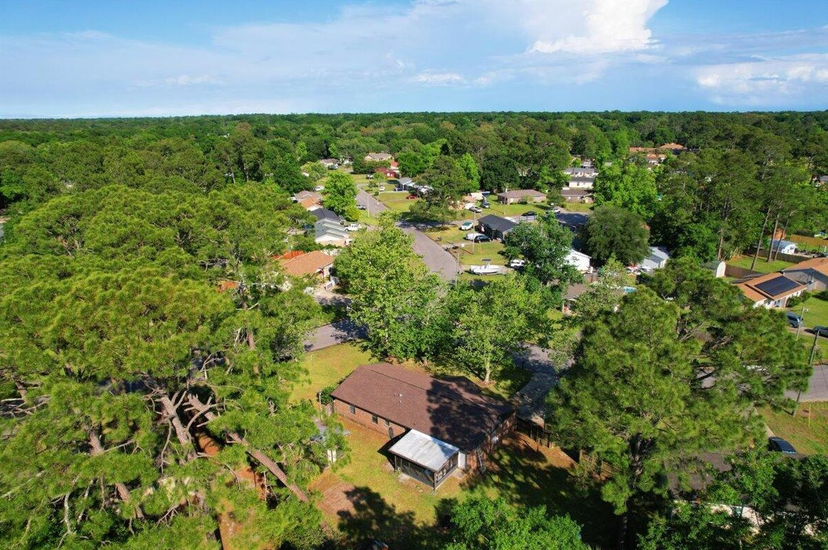 1347 Continental Dr, Pensacola FL 32506-3678 exterior