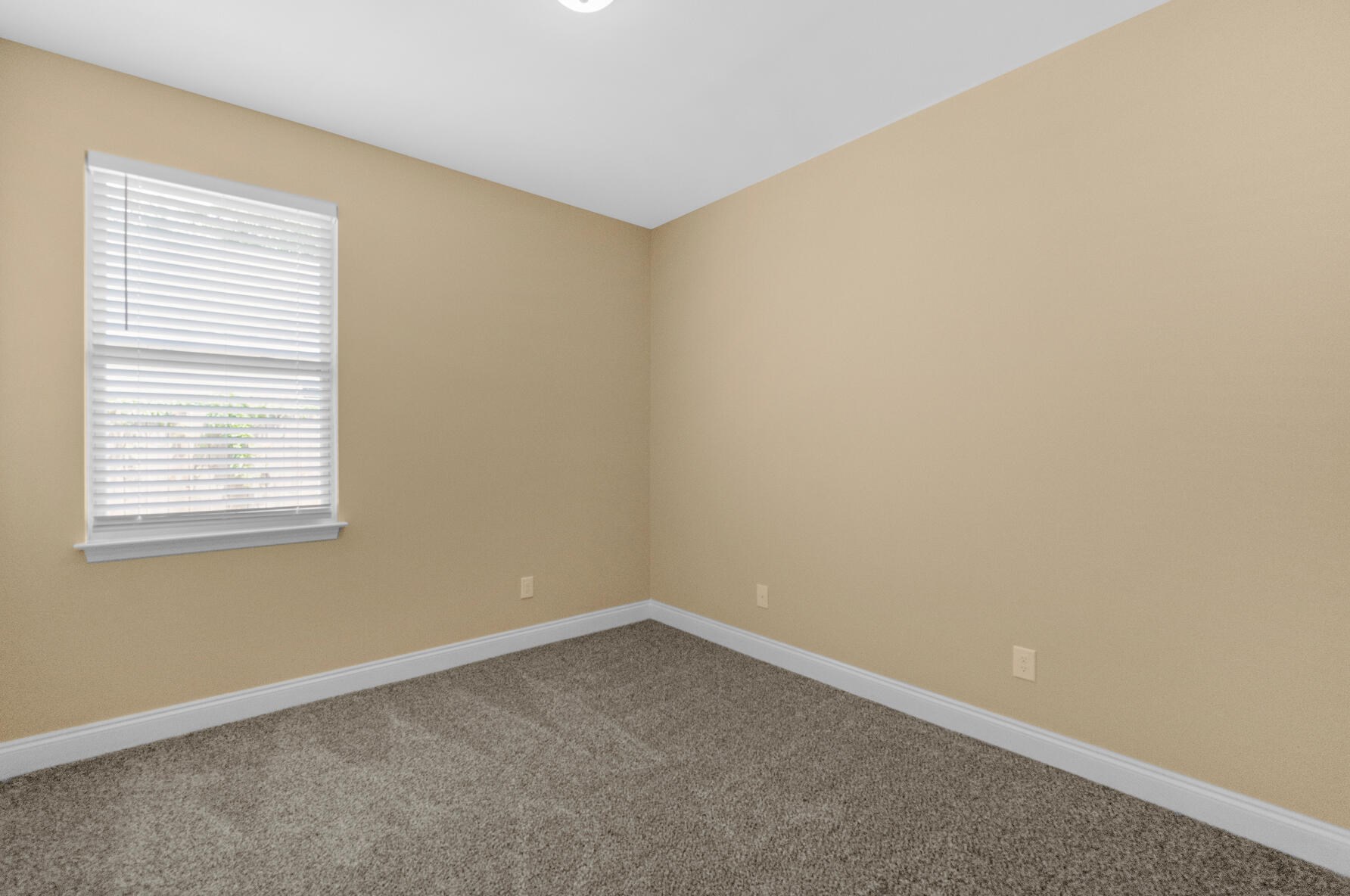 38 Virginia Ct, Niceville FL  32578-8230 exterior