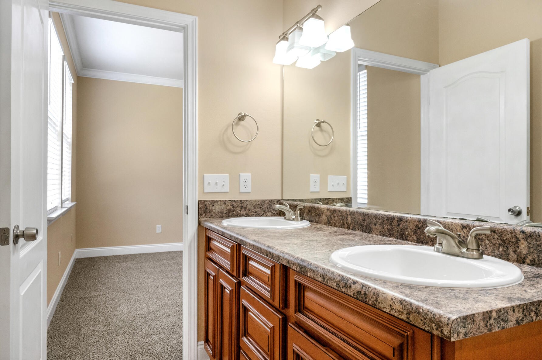 38 Virginia Ct, Niceville FL  32578-8230 exterior