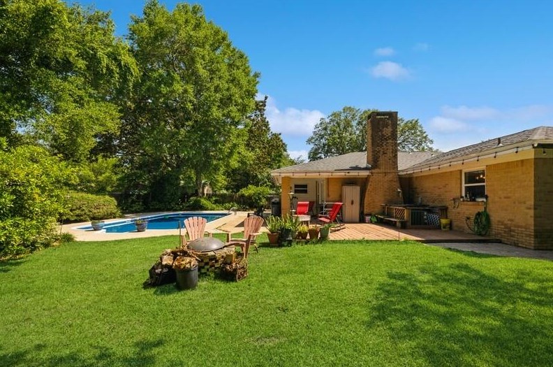 14 Cambridge Ave, Fort Walton Beach FL  32547-1725 exterior