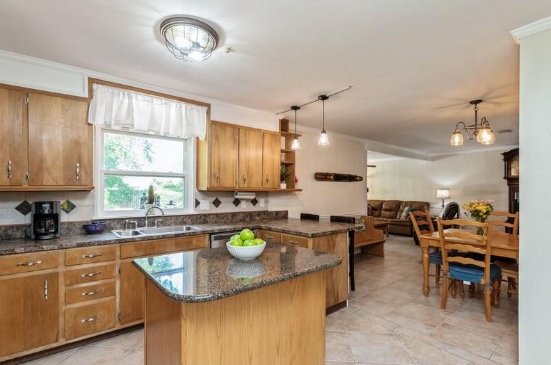 14 Cambridge Ave, Fort Walton Beach FL  32547-1725 exterior