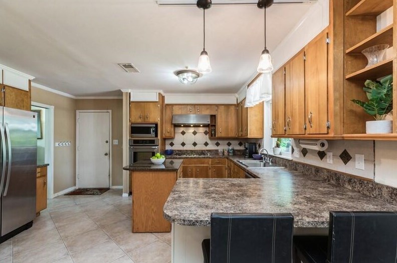 14 Cambridge Ave, Fort Walton Beach FL  32547-1725 exterior