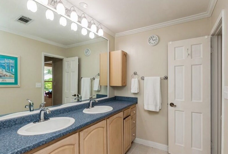 14 Cambridge Ave, Fort Walton Beach FL  32547-1725 exterior