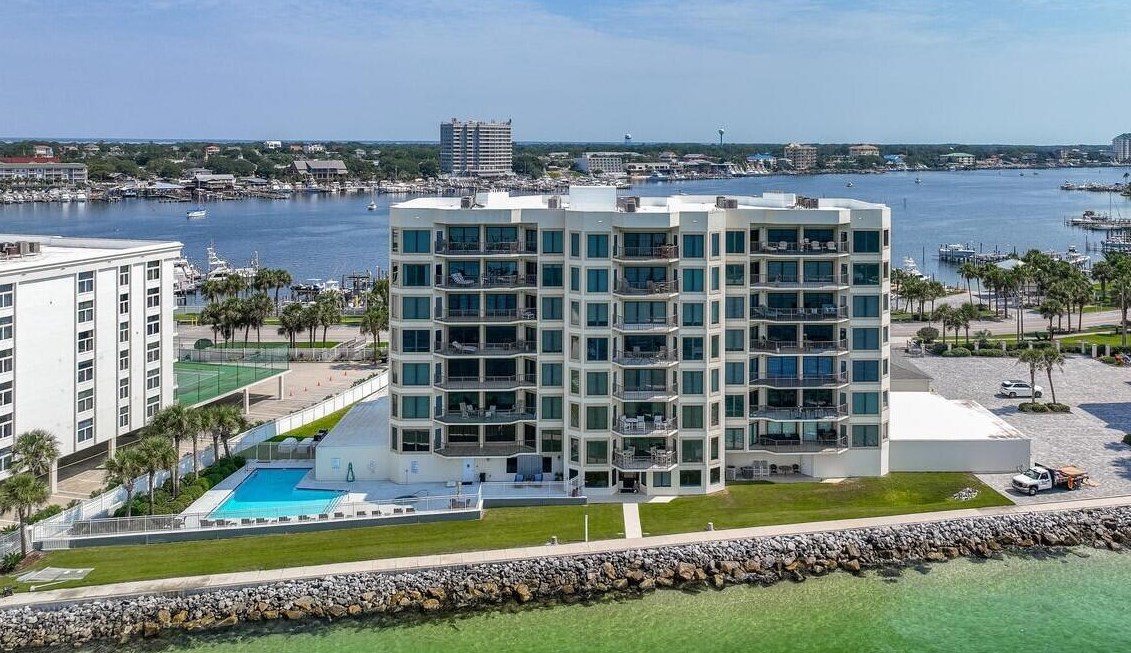 200 Gulf Shore Dr, Destin FL  32541-5070 exterior