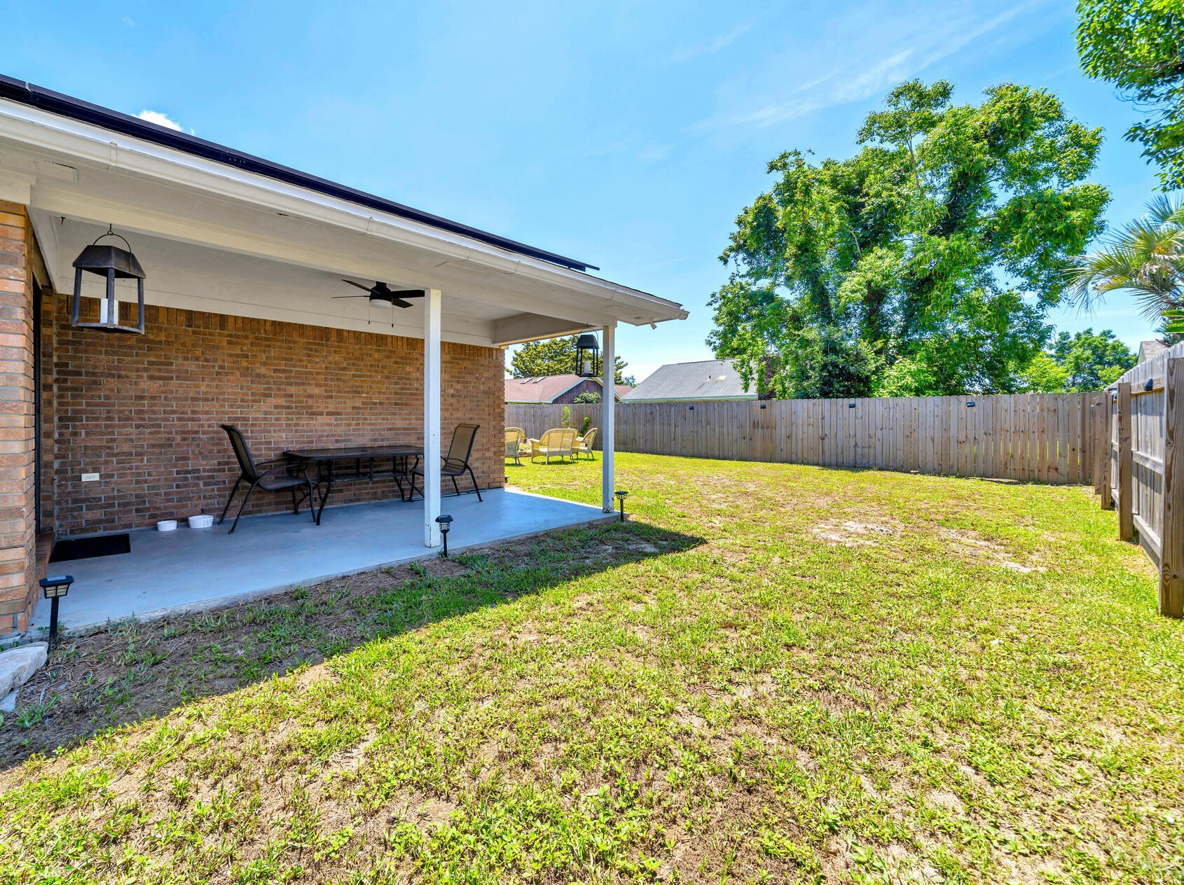 405 Rue Des Tours, Mary Esther FL  32569-2342 exterior