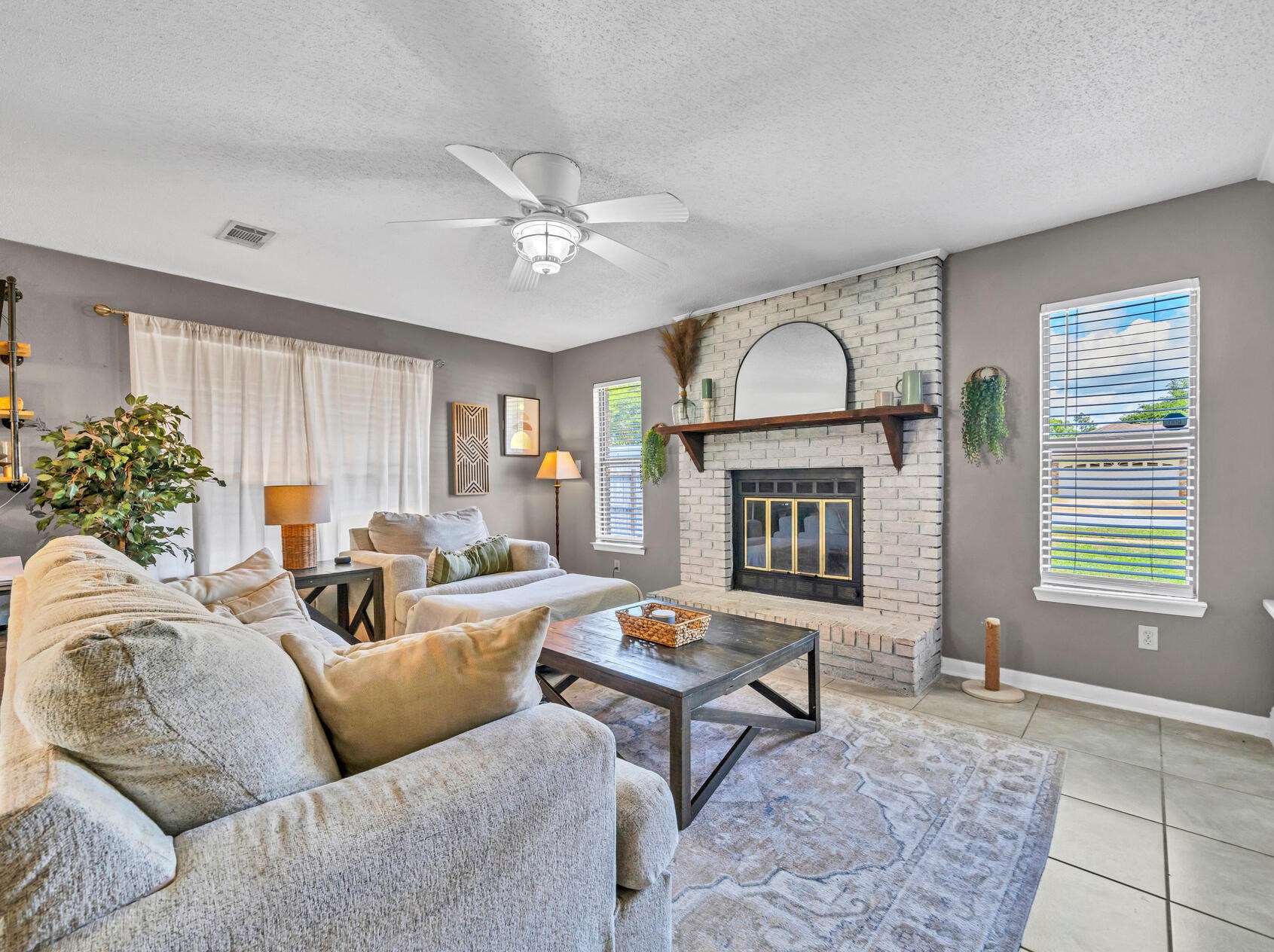 405 Rue Des Tours, Mary Esther FL  32569-2342 exterior