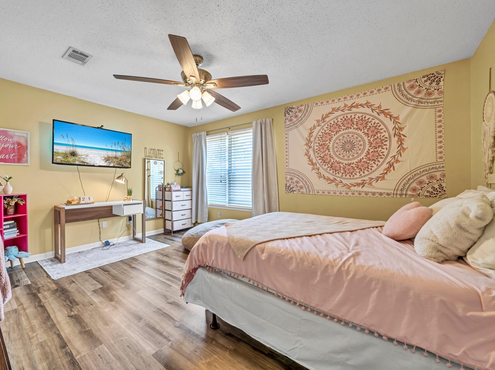 405 Rue Des Tours, Mary Esther FL  32569-2342 exterior
