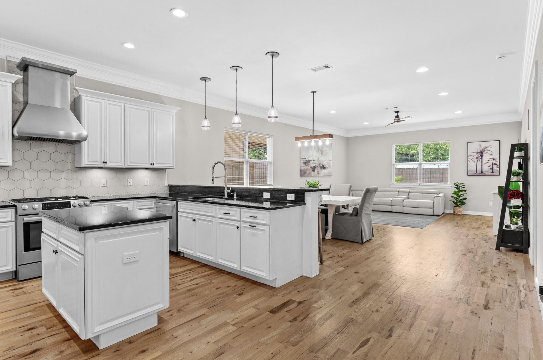 736 Kelly St, Destin FL 32541-1950 exterior