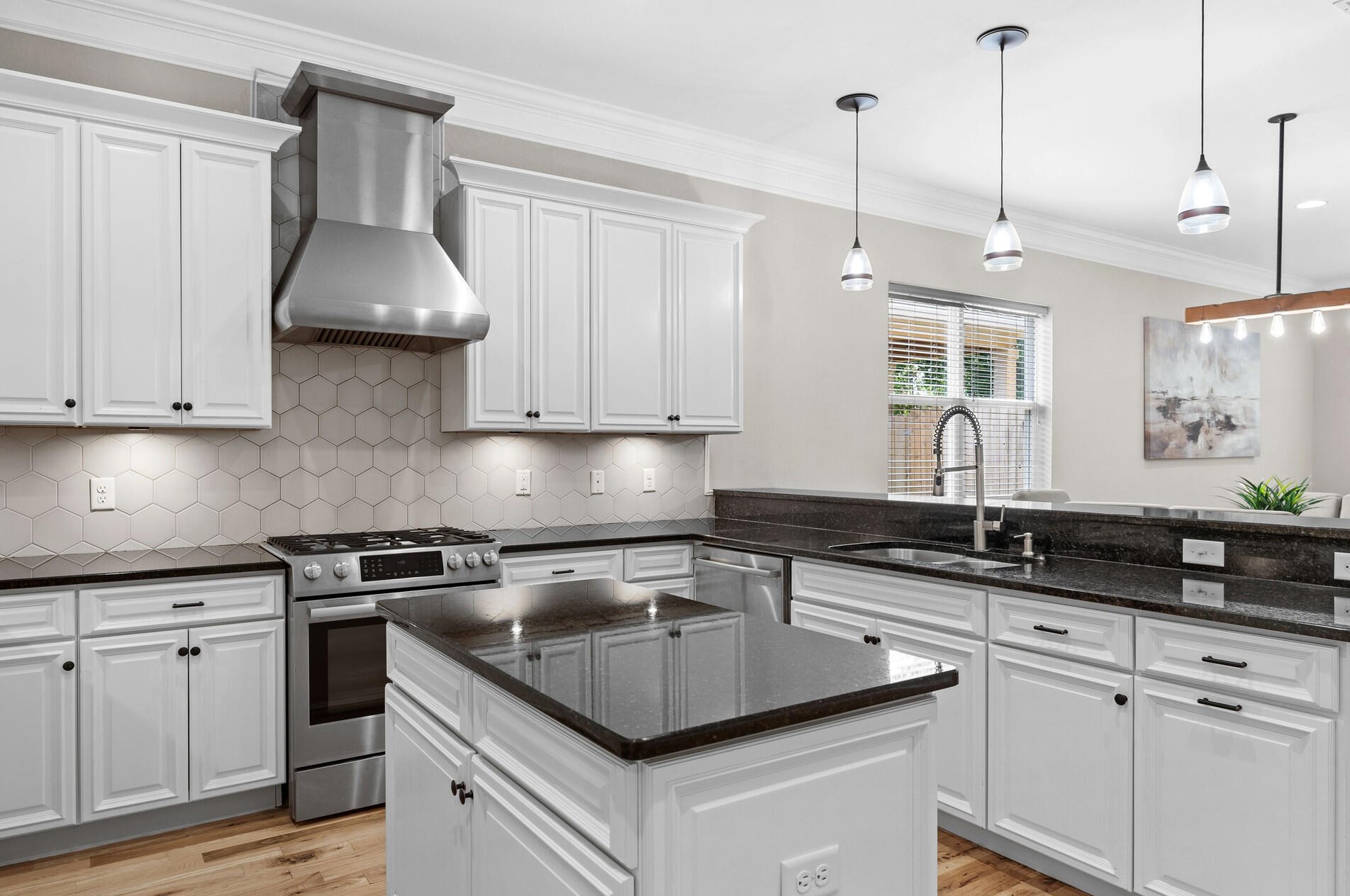 736 Kelly St, Destin FL 32541-1950 exterior