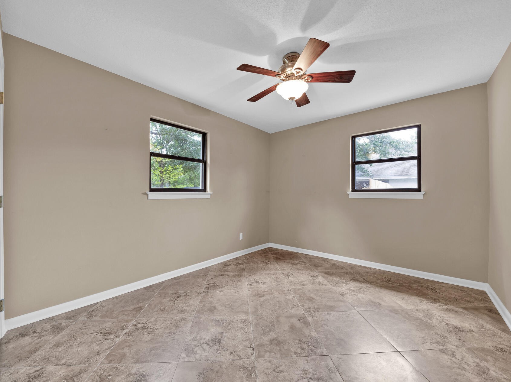 23 Oregon Dr, Fort Walton Beach FL  32548-5039 exterior