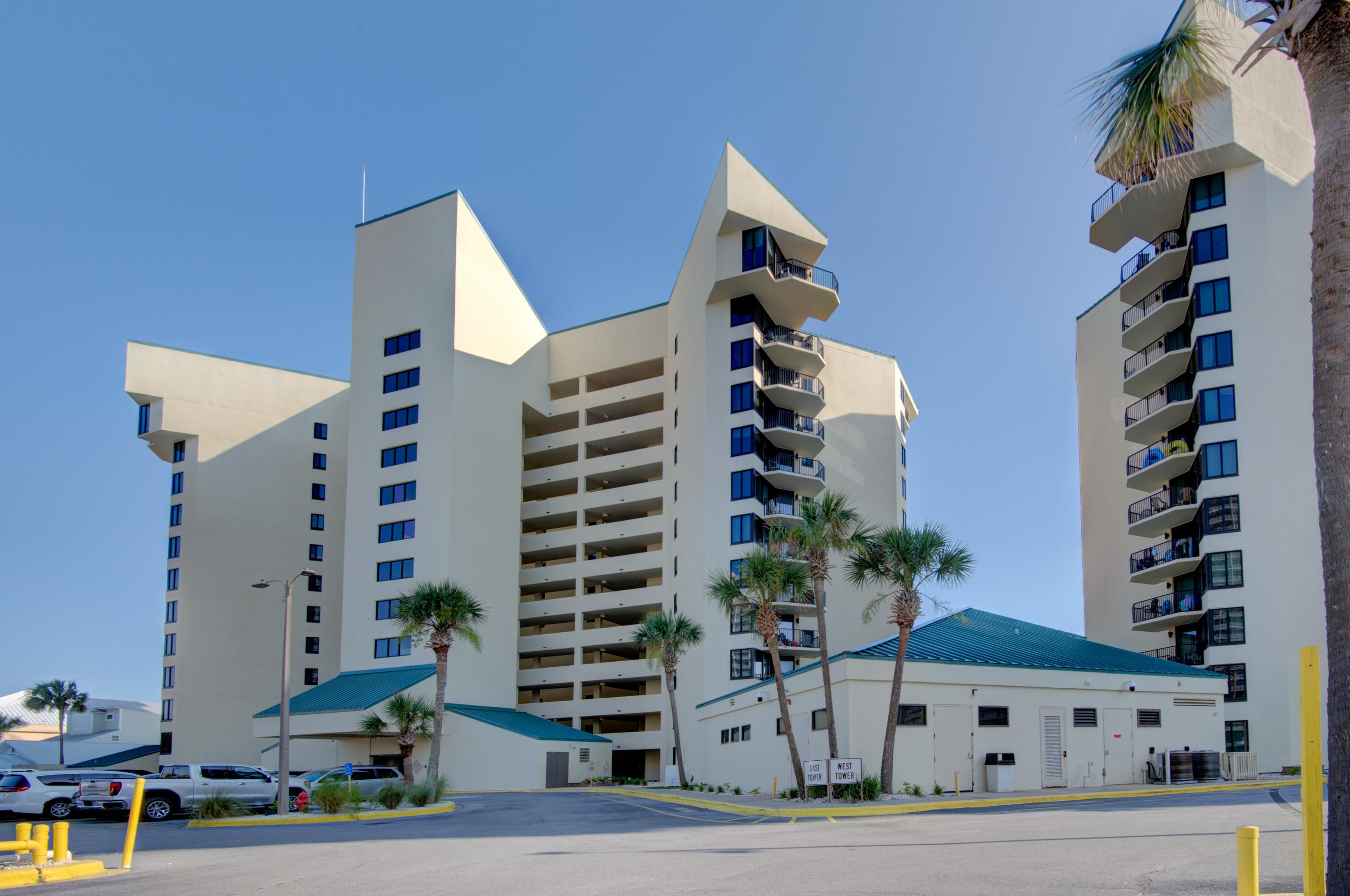 9850 Thomas Dr, Panama City FL  32408-4242 exterior