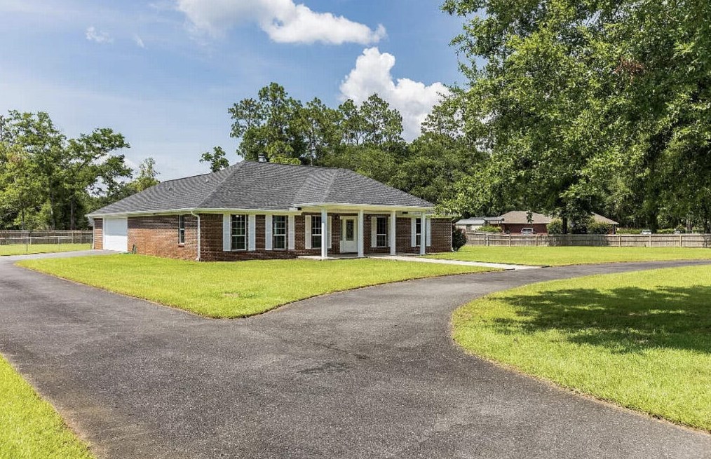 5636 Cottonwood Dr, Milton FL  32570-8367 exterior