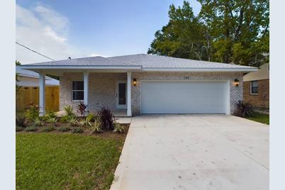 238 NE Greenbrier Drive NE, Fort Walton Beach, FL 32547 - Photo 1