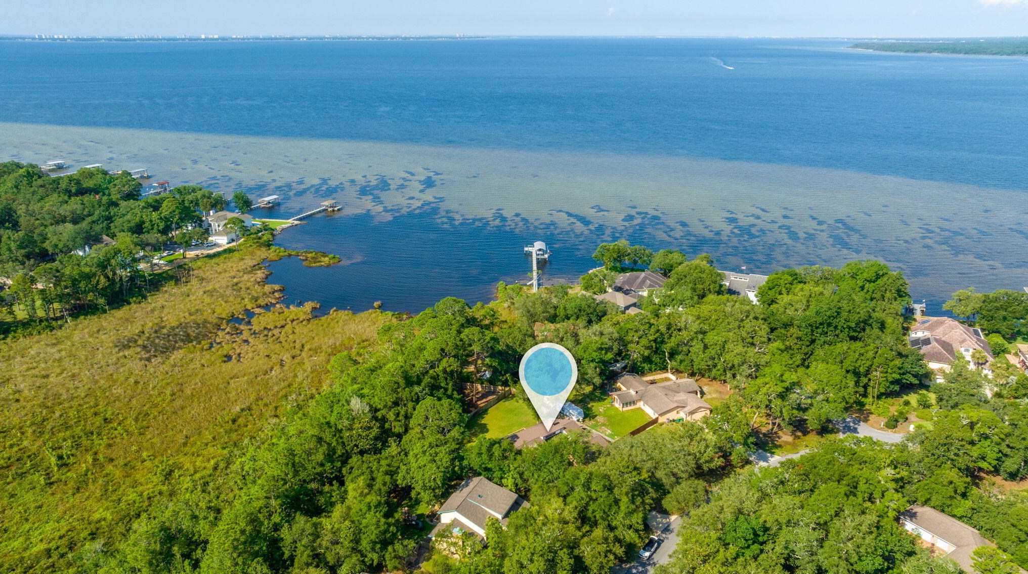 917 Lido Cir, Niceville FL  32578-4404 exterior