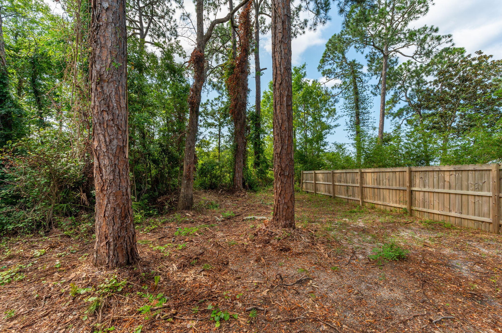 917 Lido Cir, Niceville FL  32578-4404 exterior