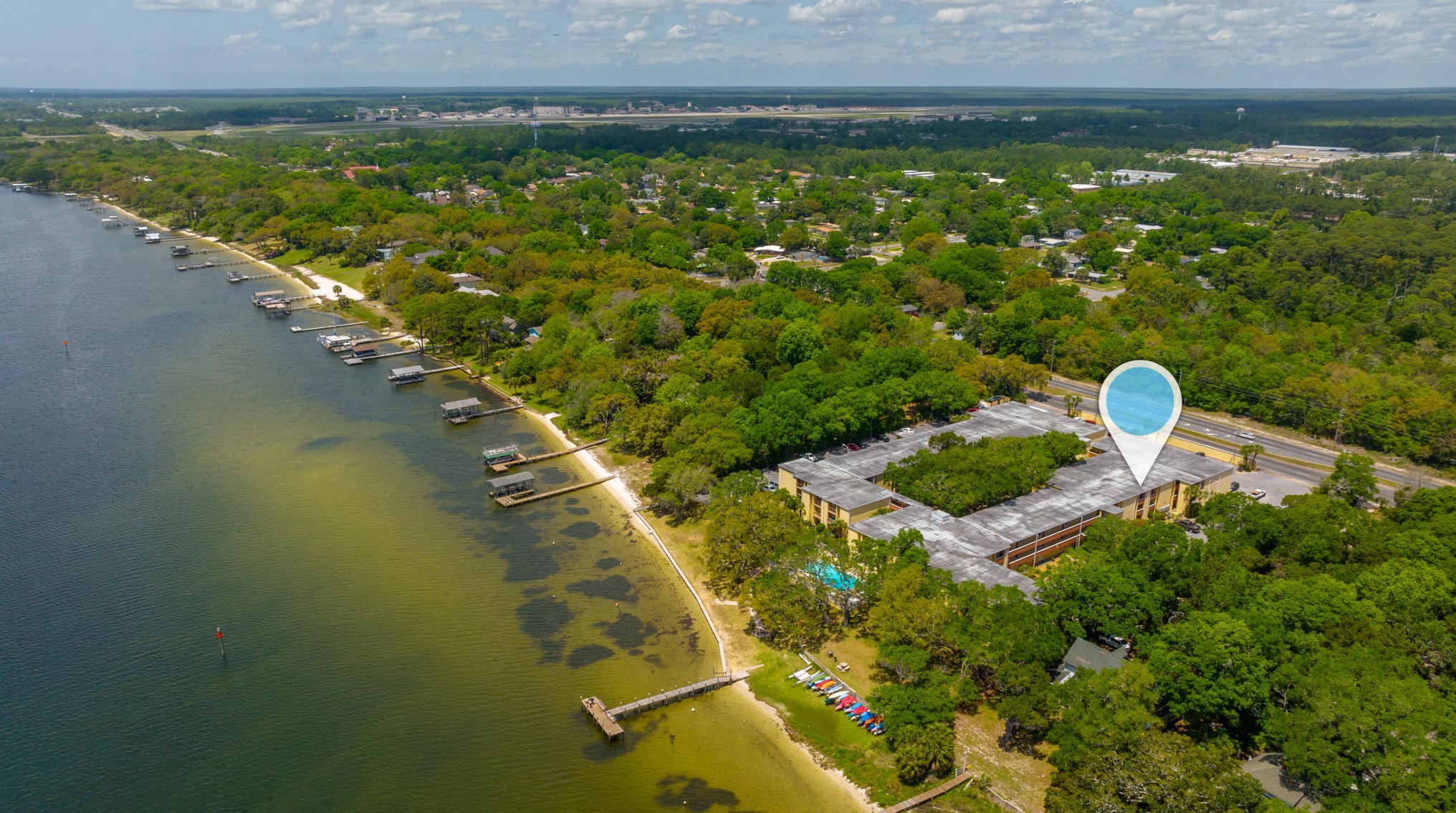 209 Miracle Strip Pkwy, Mary Esther FL  32569-1941 exterior