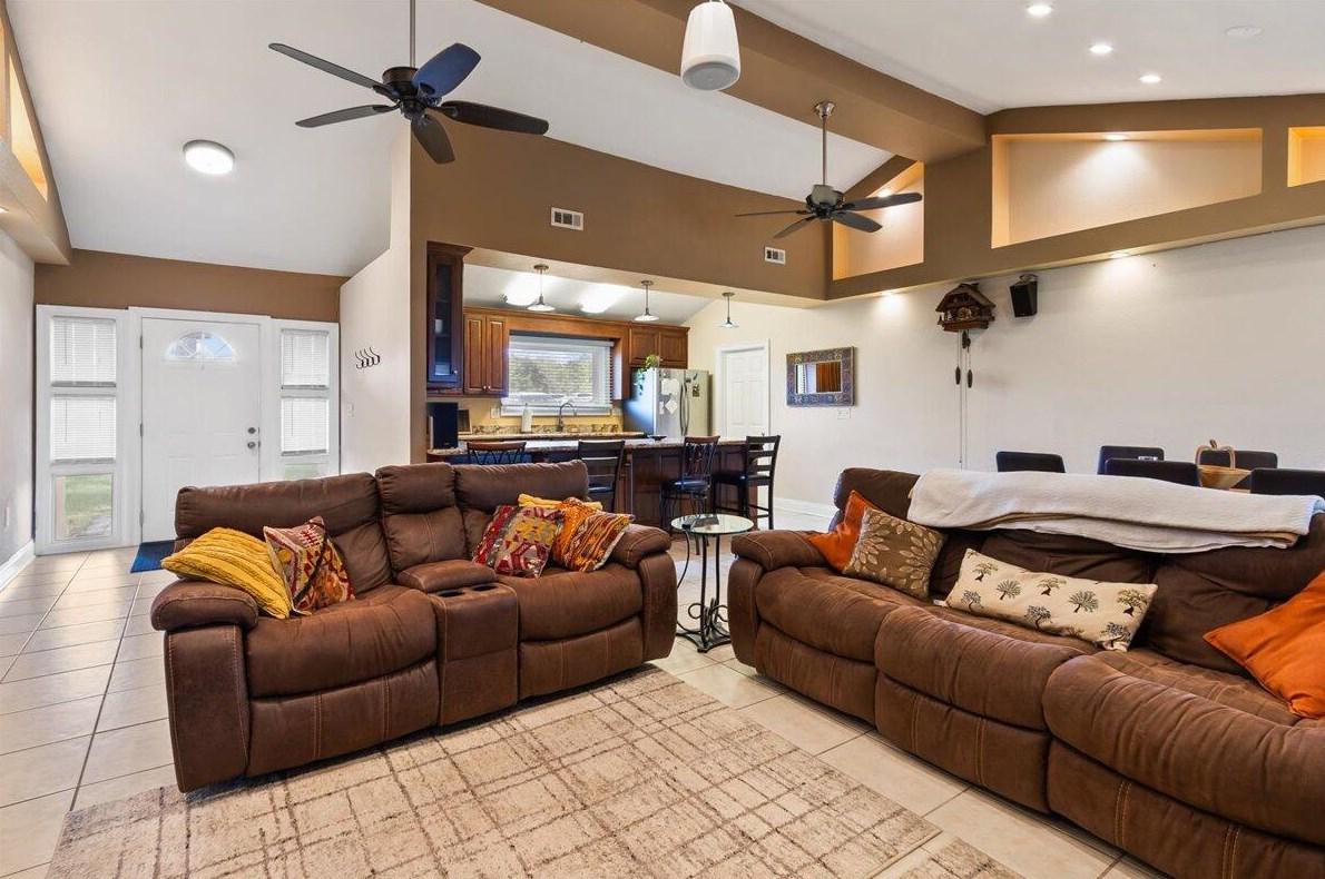 3049 Highway 98, Mary Esther FL  32569-1367 exterior